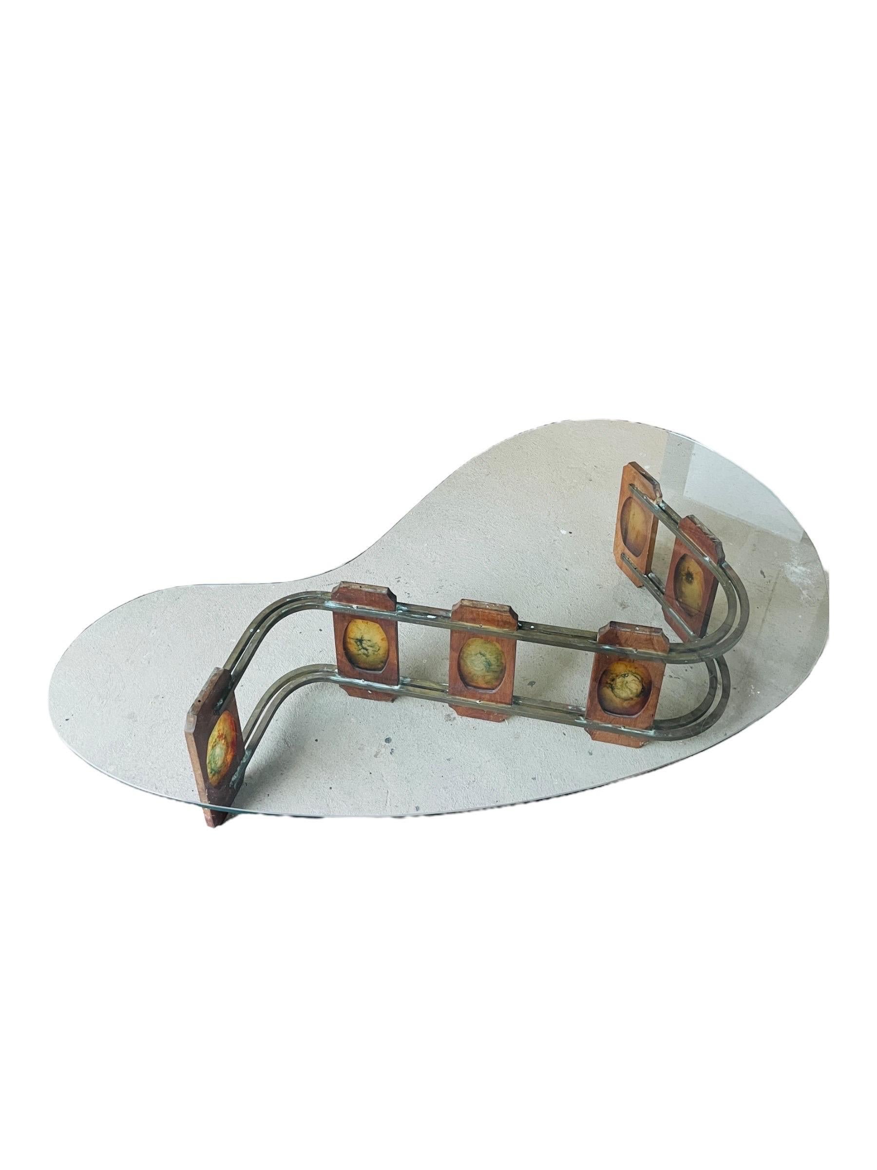 Mid-Century Modern Authentique table basse en verre en forme de rein en vente