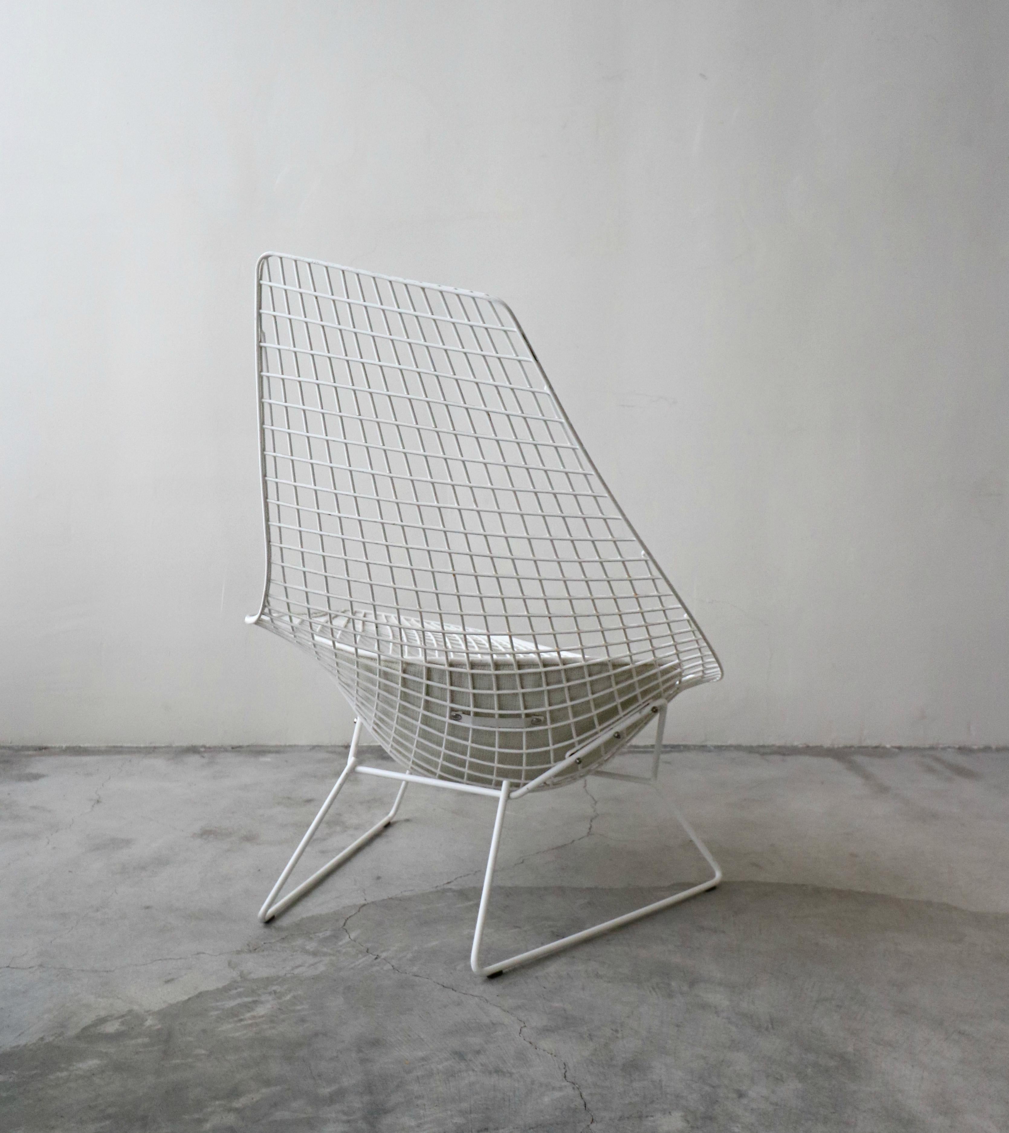 20ième siècle Chaise asymétrique authentique Knoll Bertoia