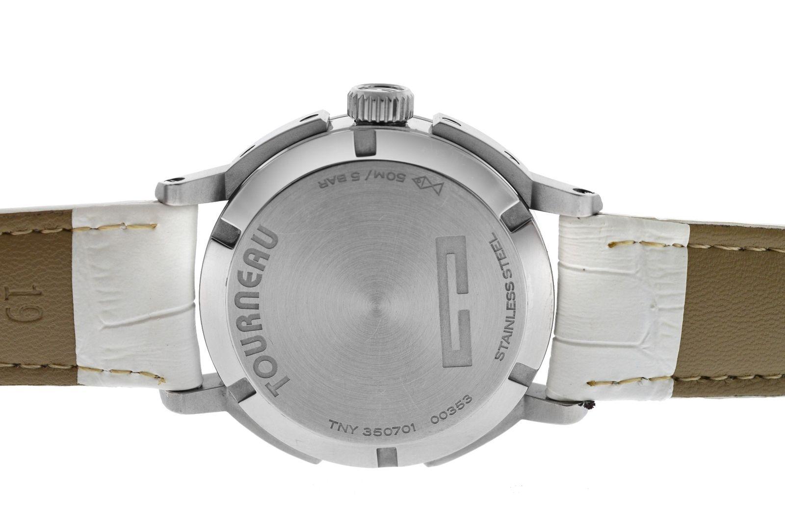 Authentic Ladies Tourneau Steel Quartz Date Watch In Excellent Condition For Sale In New York, NY