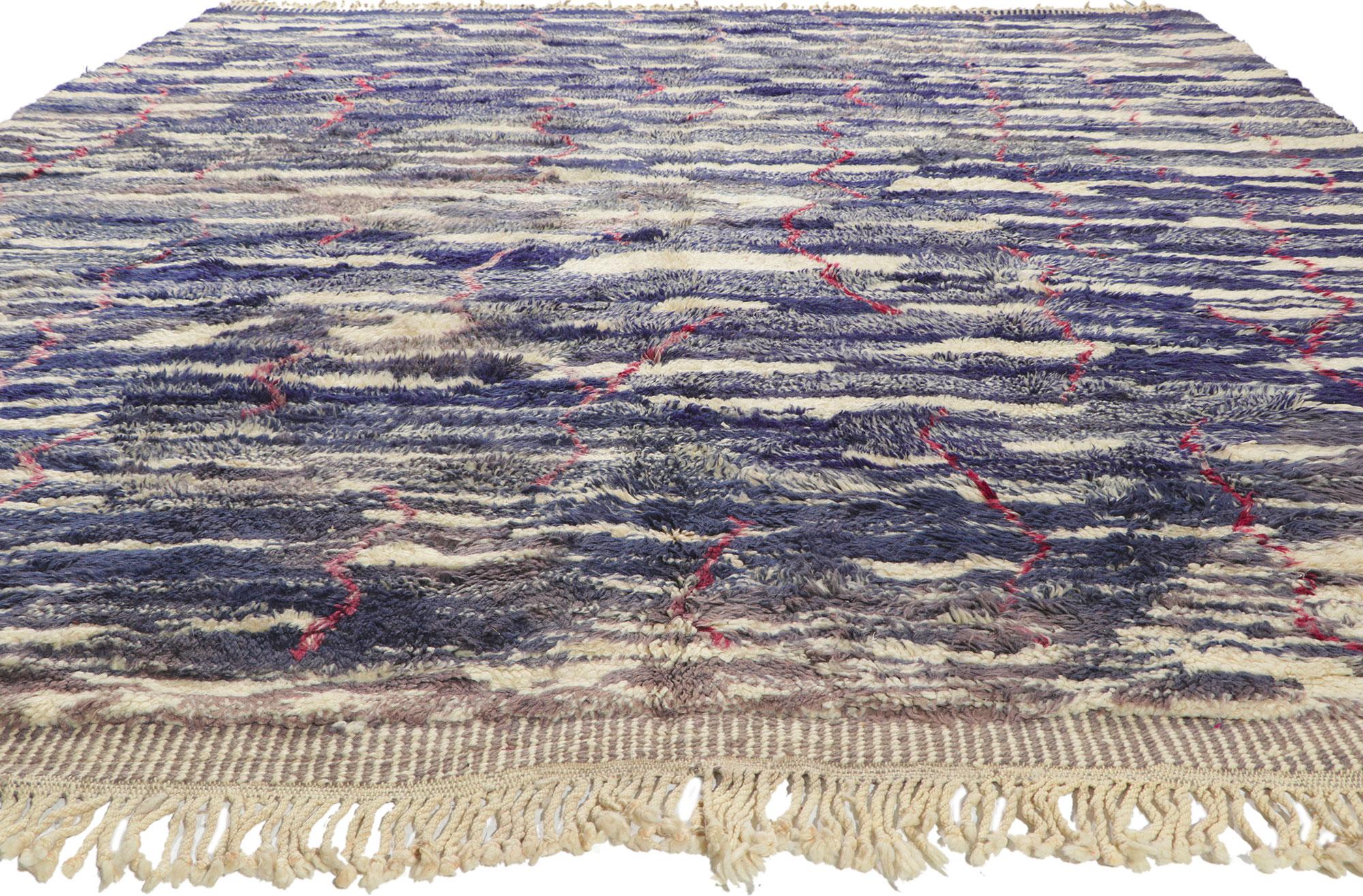 Moderne Grand tapis marocain authentique des tribus berbères du Maroc en vente