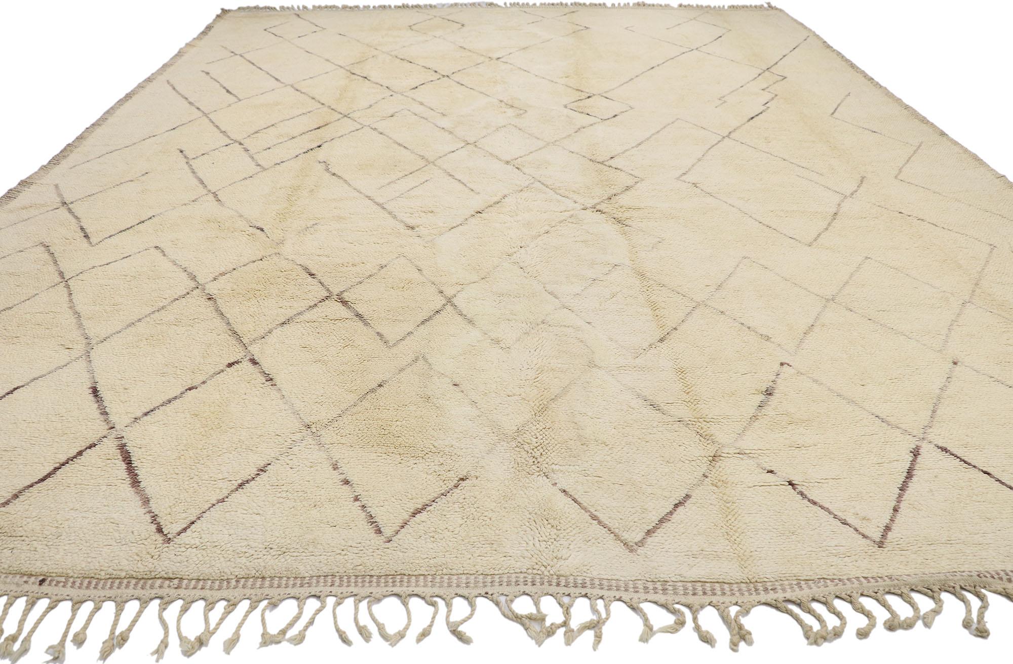 Authentischer, großer, neutraler marokkanischer Teppich, minimalistischer Shibui auf Wabi-Sabi  (Moderne) im Angebot