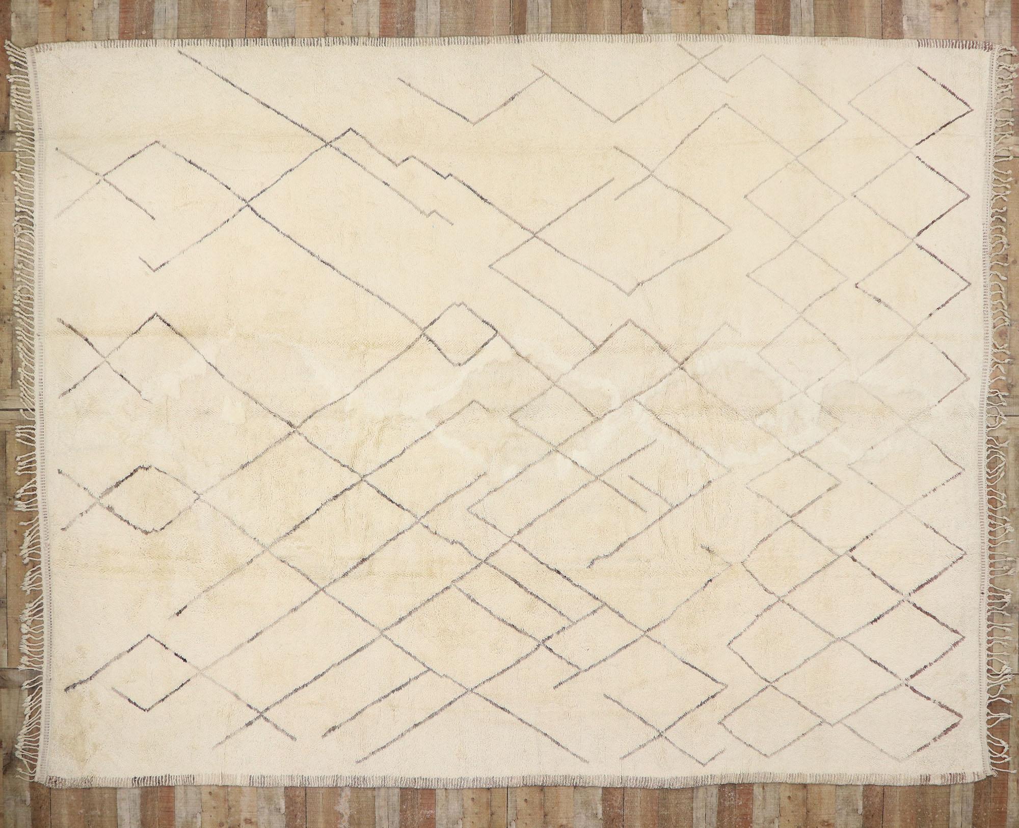 Authentischer, großer, neutraler marokkanischer Teppich, minimalistischer Shibui auf Wabi-Sabi  (Wolle) im Angebot