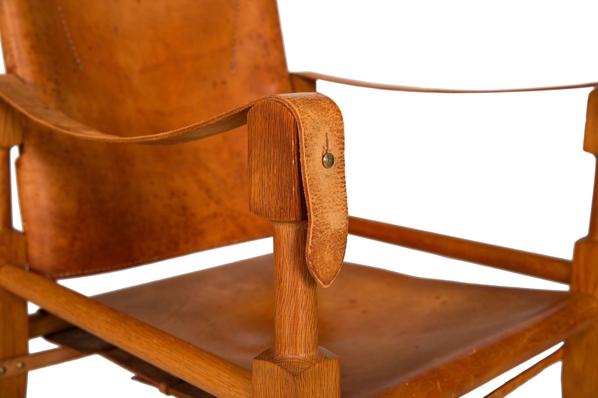 Authentic Leather and Oak “Safari” Arm Chair by Wilhelm Kienzle circa 1950 For Sale 3