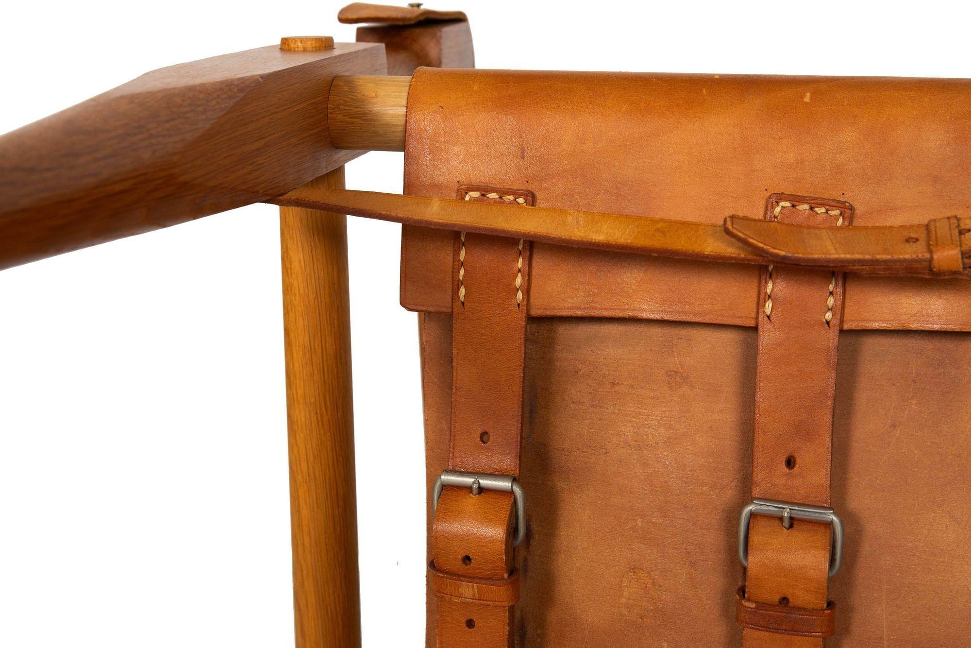 Authentic Leather and Oak “Safari” Arm Chair by Wilhelm Kienzle circa 1950 For Sale 10