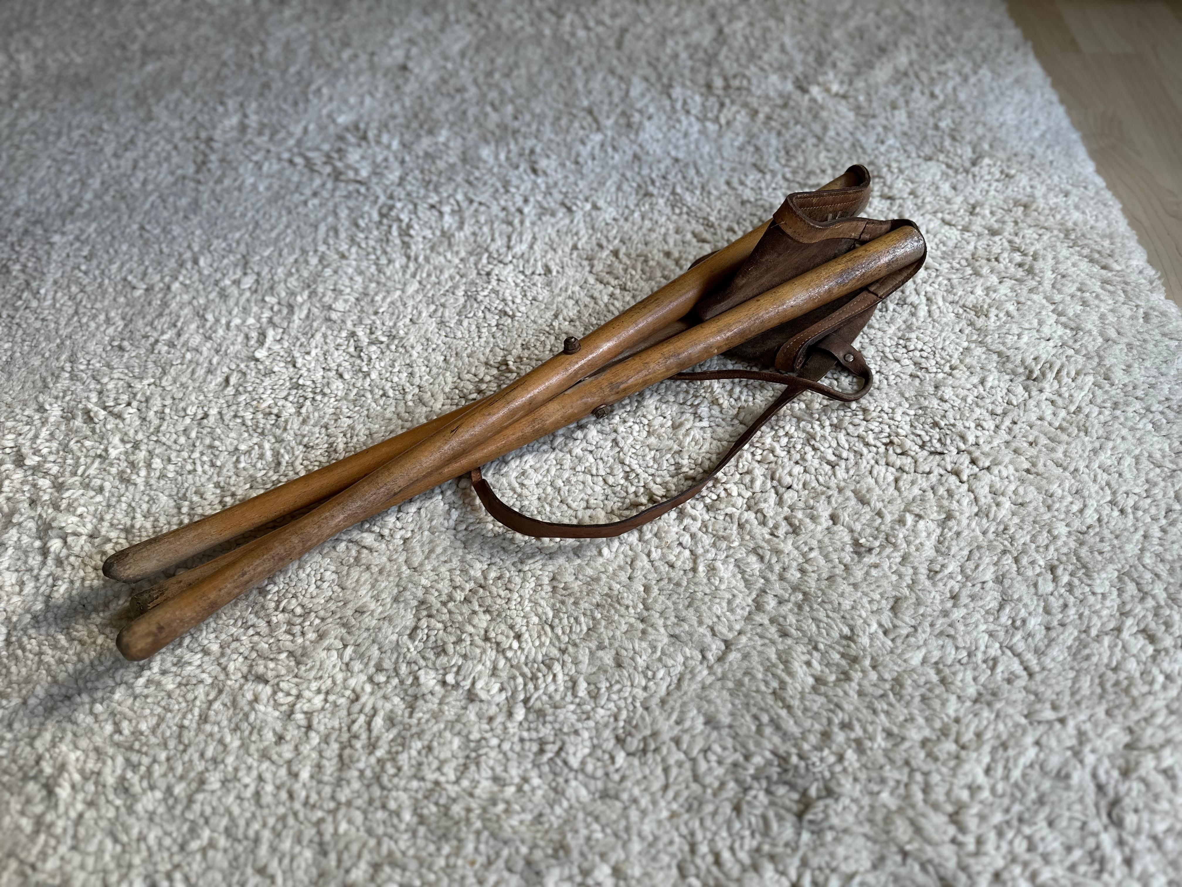 Authentic Leather Tripod Stool from the 1920s: Timeless Style and Functionality For Sale 5