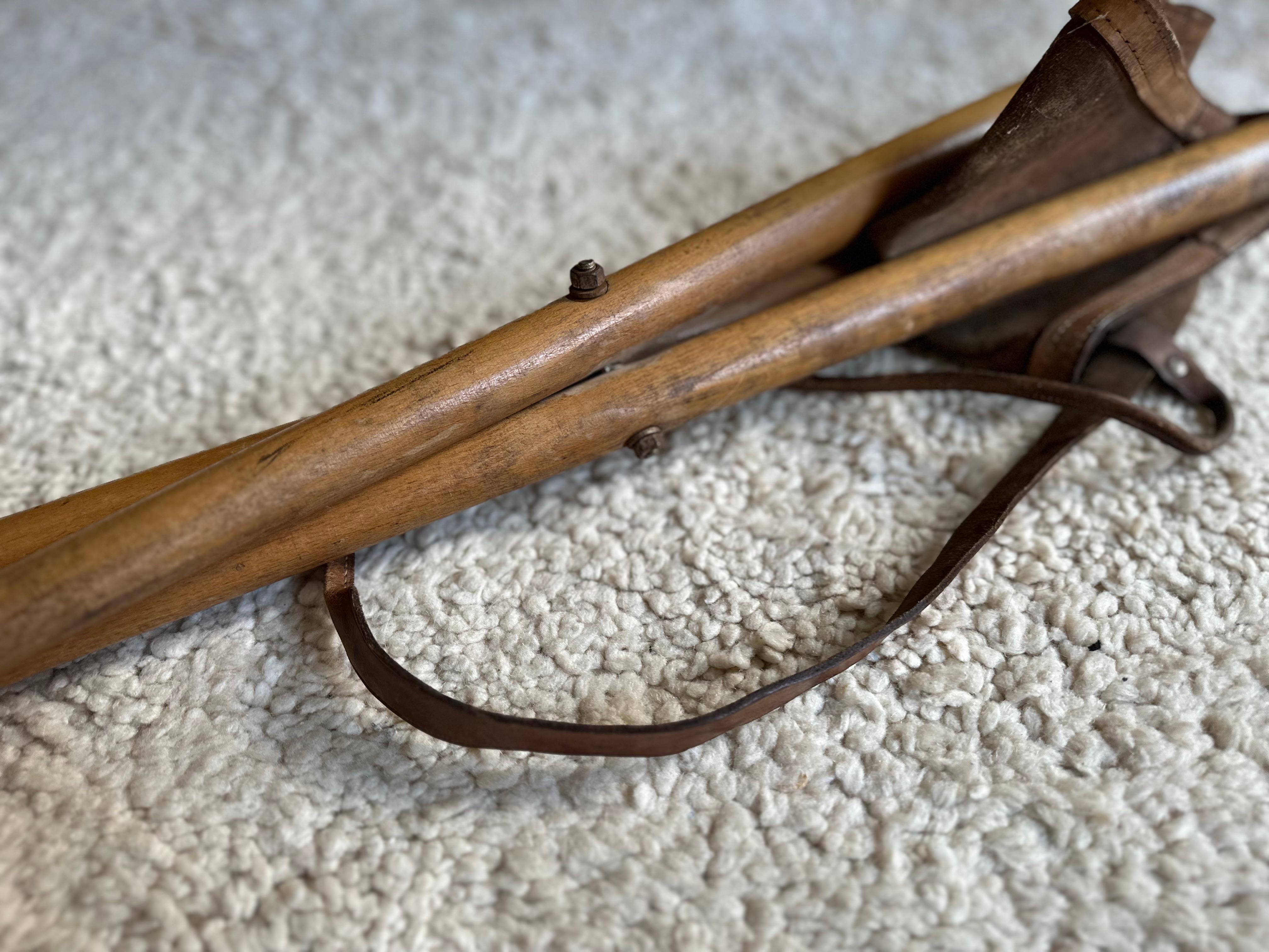 Authentic Leather Tripod Stool from the 1920s: Timeless Style and Functionality For Sale 7