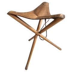 Used Authentic Leather Tripod Stool from the 1920s: Timeless Style and Functionality