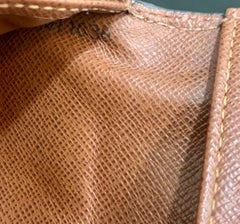 Authentische Louis VUITTON Koala Monogramm Bi fold Geldbörse Zippered Coin Purse