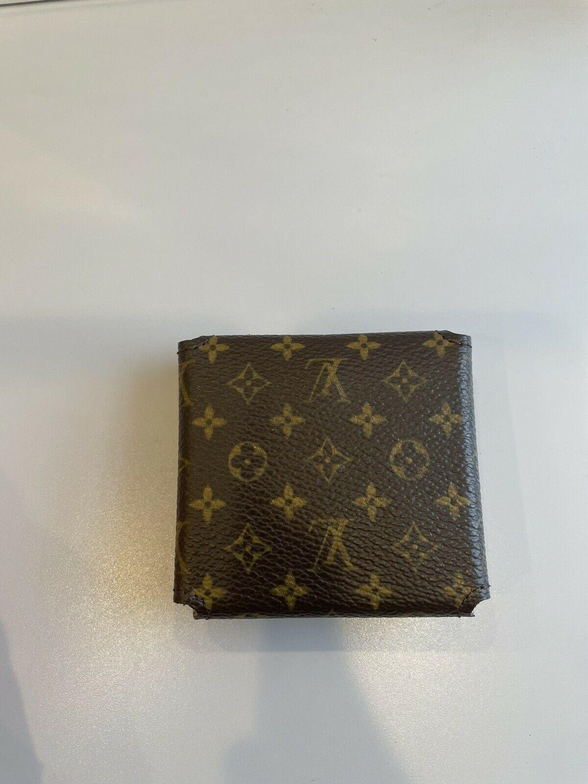 Authentic Louis Vuitton LV Logo Monogram Jewelry Case In Good Condition For Sale In Beverly Hills, CA