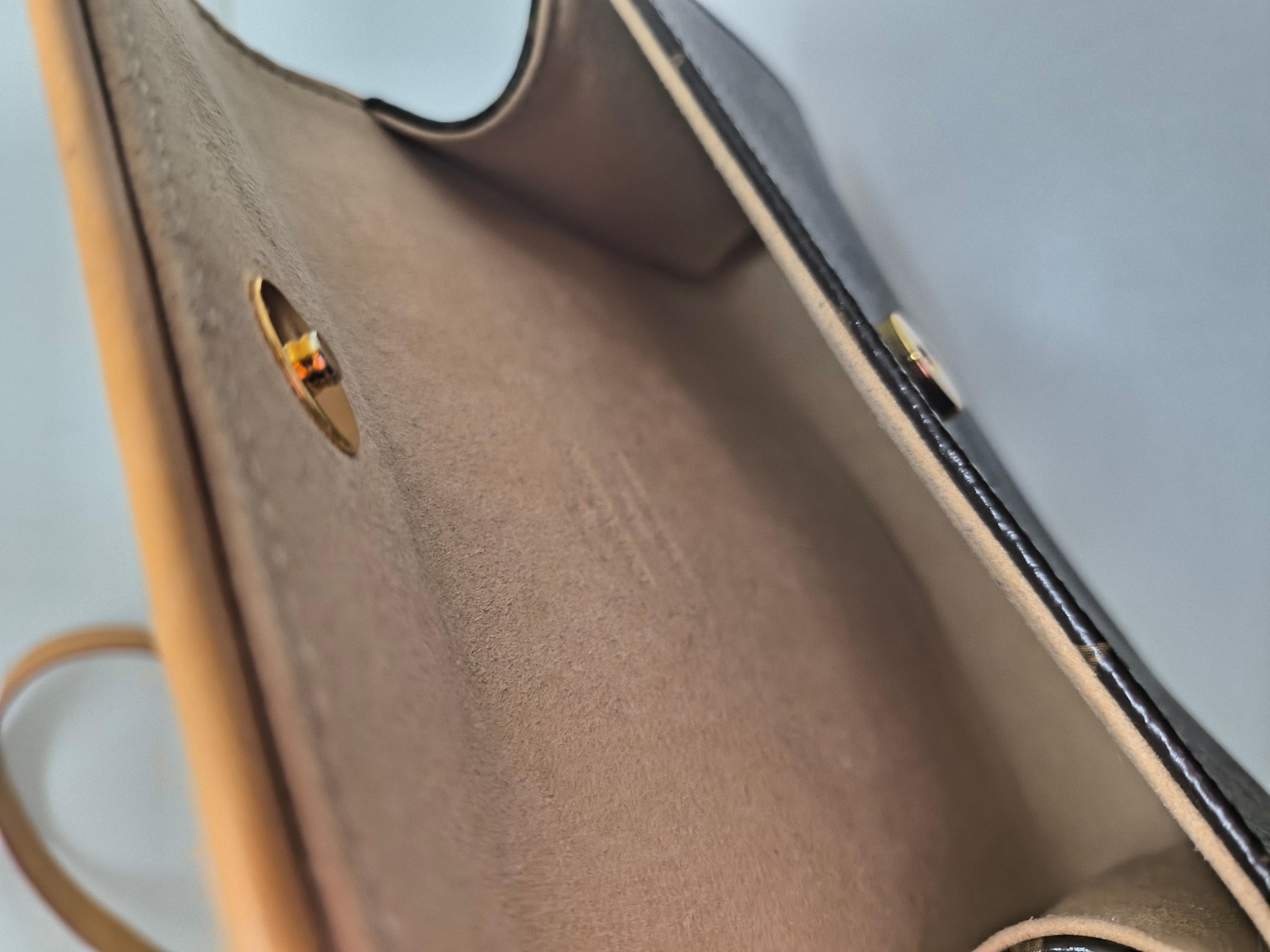 Authentic Louis Vuitton Monogram Pochette Florentine Waist Bag M51855 In Good Condition In PUTNEY, NSW