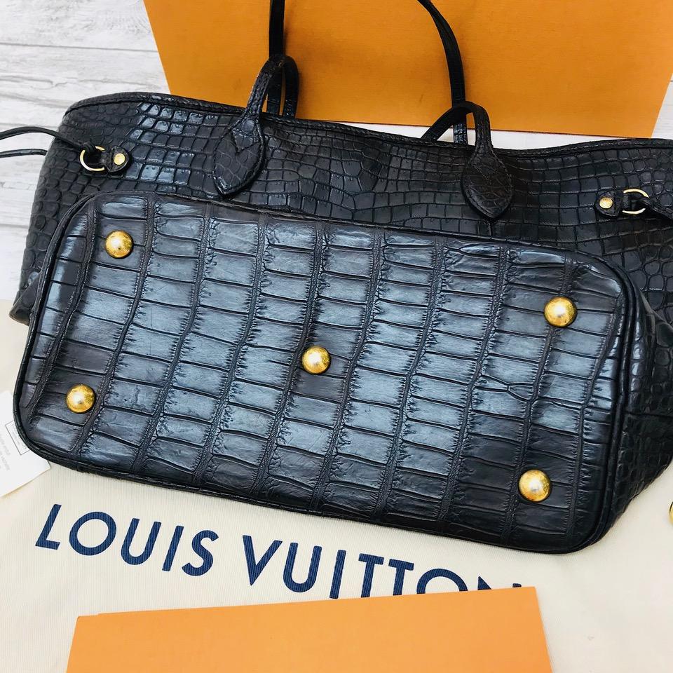 Authentic Louis Vuitton * VERY RARE* Neverfull MM Crocodile Exotic Leather Tote 1