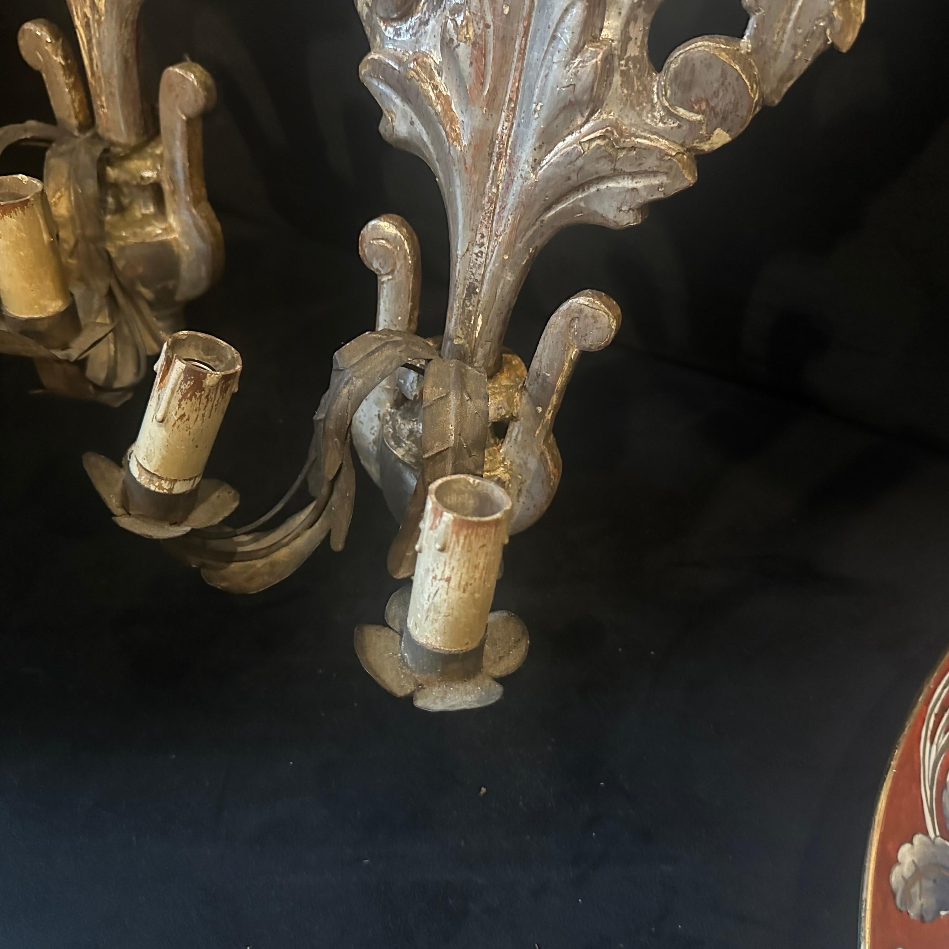 Auténticos candelabros de pared Luis XVI de madera de tilo plateada de Sicilia y hierro siglo XVIII en venta