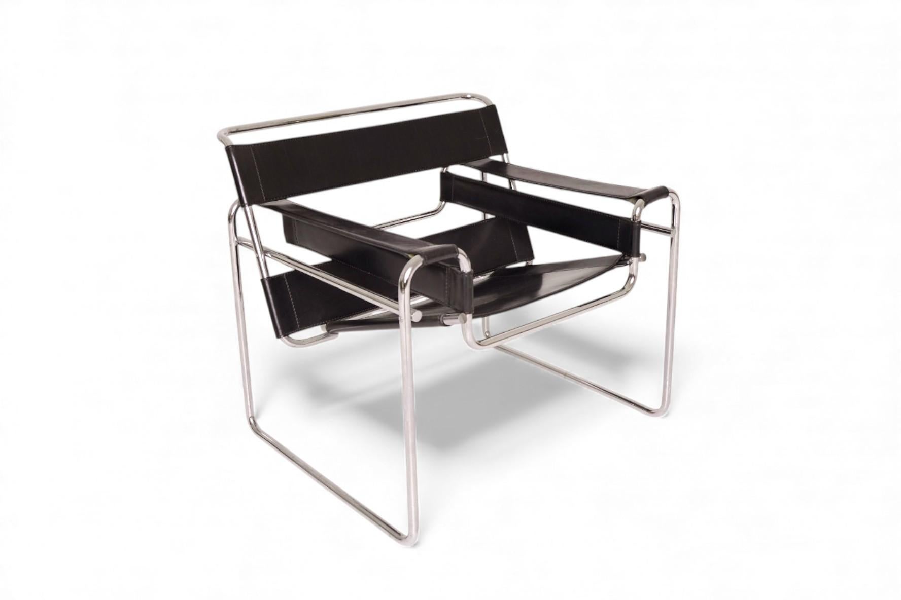 Italiano Sedia autentica Marcel Breuer Wassily di Fasem, in pelle nera e cromo in vendita