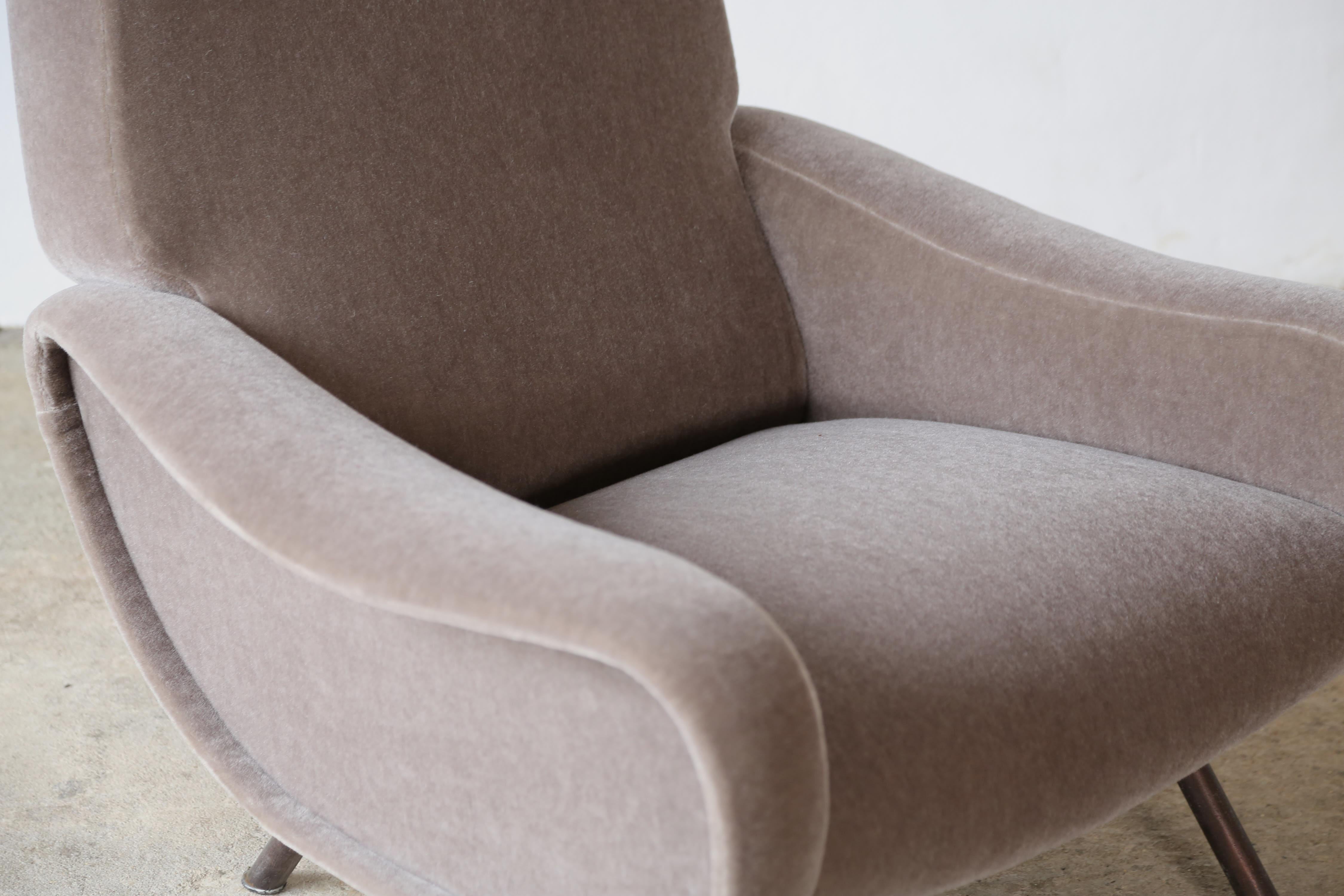 Authentic Marco Zanuso Lady Chair, Arflex, in Pure Mohair, Italy, 1950s For Sale 5