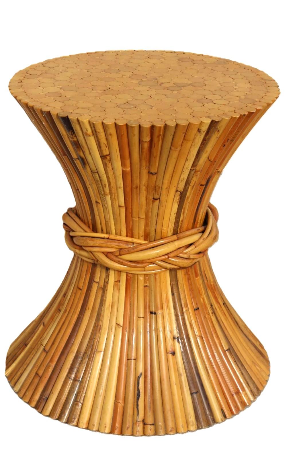 Fait main Authentique table de salle à manger à piédestal en rotin McGuire pour plateau en verre en vente
