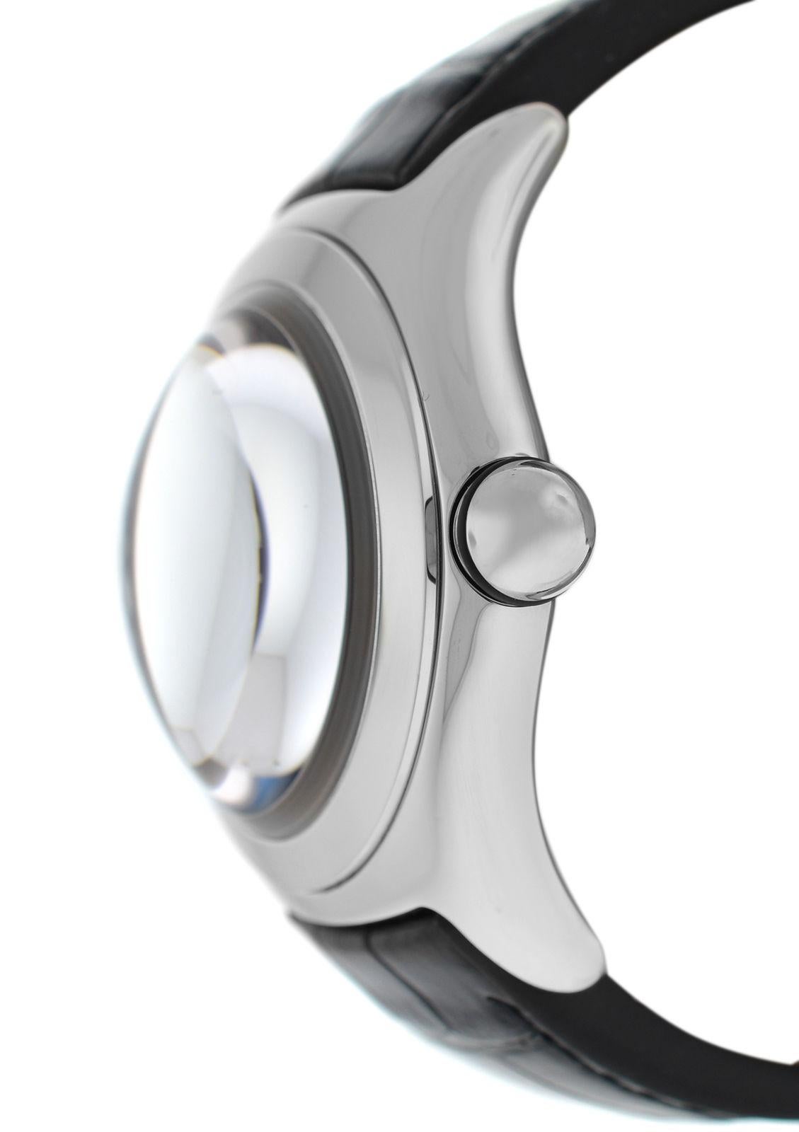 Brand	Corum
Model	Bubble Limited Ed. Bats 082.150.2
Gender	Men's
Condition	Pre-owned
Movement	Swiss Automatic
Case Material	Stainless Steel 
Bracelet / Strap Material	
Leather 

Clasp / Buckle Material	
Stainless Steel

Clasp