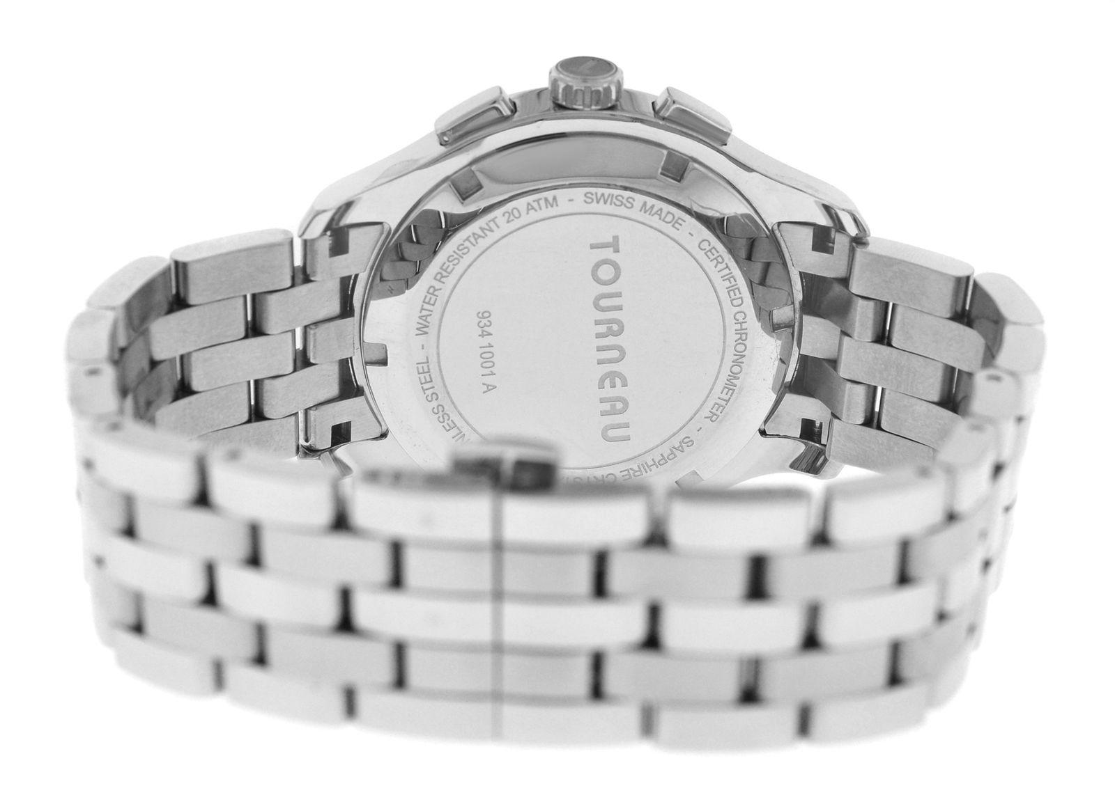 Authentic Men’s Tourneau Sportgraph Date Chronometer Super Quartz Watch In Excellent Condition For Sale In New York, NY