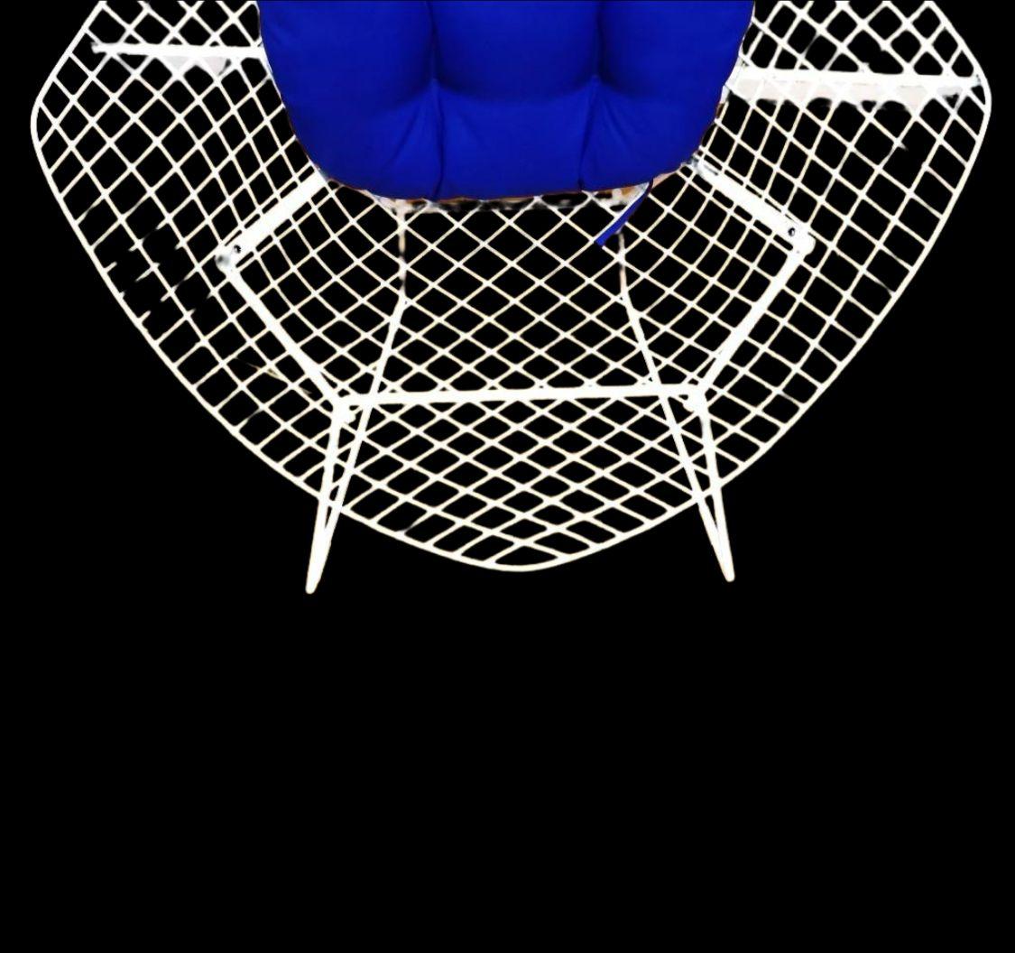American Authentic Mid-Century Modern Knoll Style White Wire Chair – Diamond Lounge For Sale