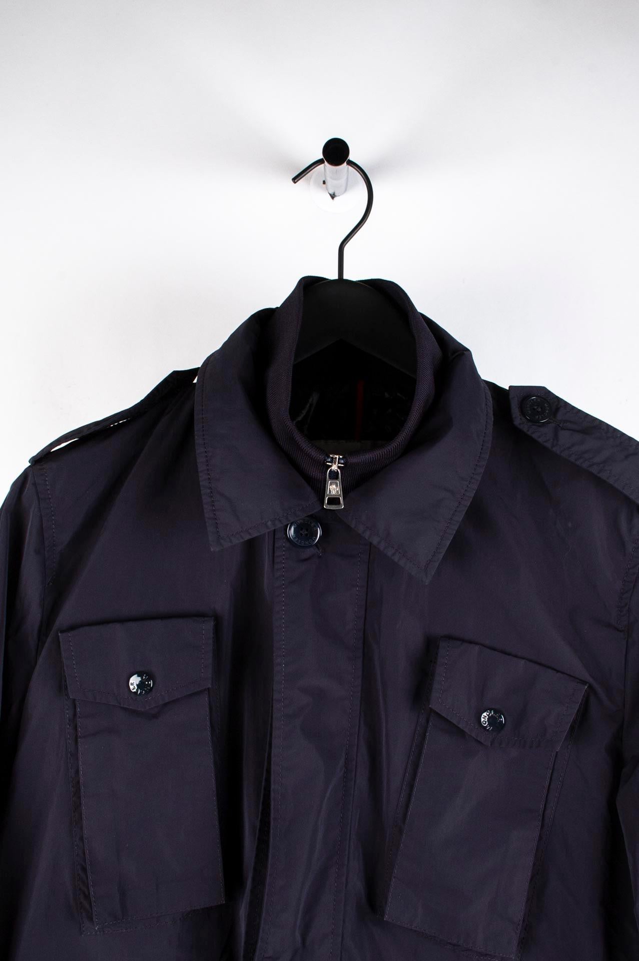 Item for sale is 100% genuine Moncler Lightweight Men Jacket, S255
Color: Navy
(An actual color may a bit vary due to individual computer screen interpretation)
Material: 55% polyester, 45% virgin wool
Tag size: 3(M/L)
This jacket is great quality