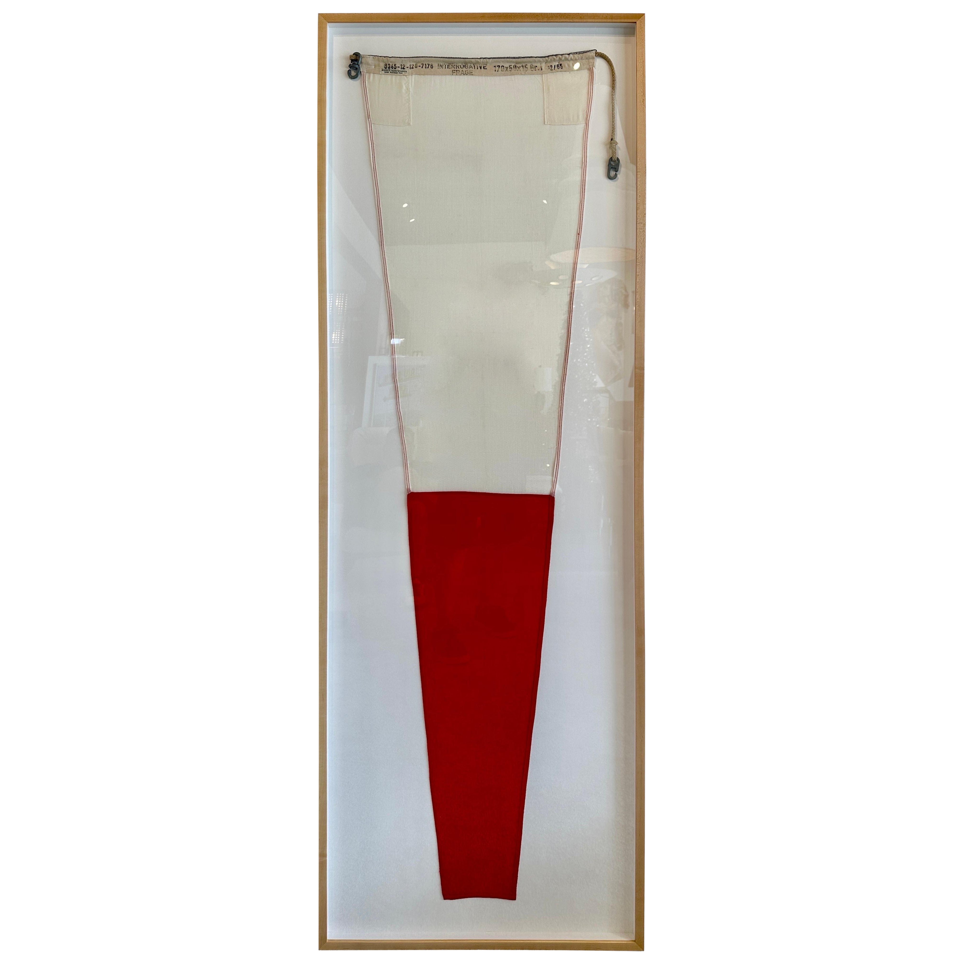 Authentique drapeau de signal nautique des années 1940 encadré professionnellement