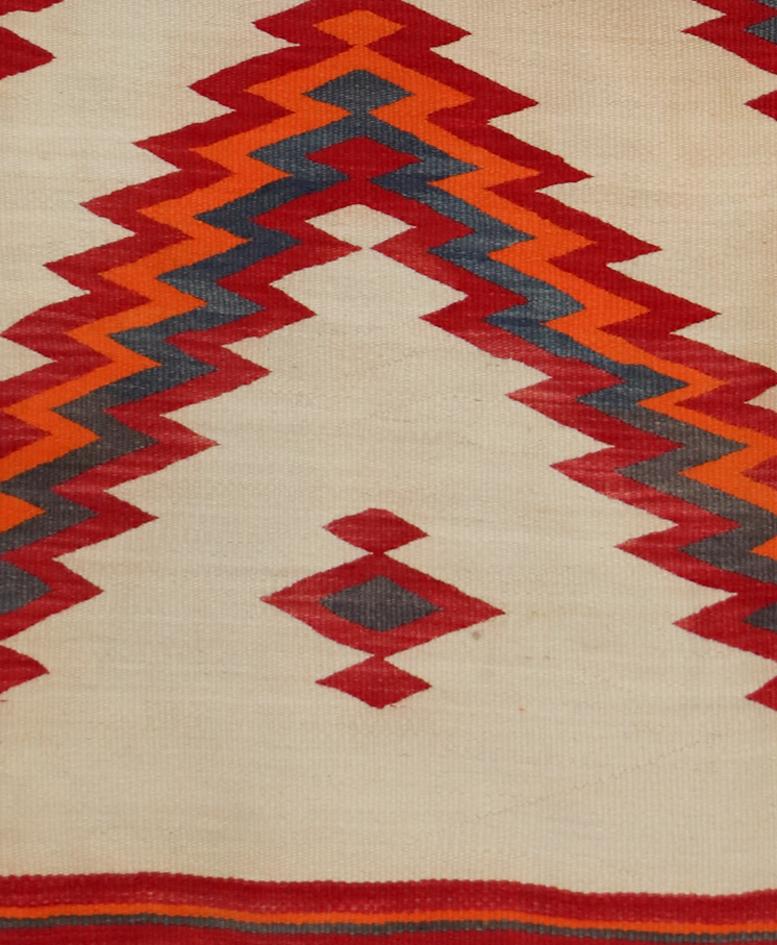 American Navajo (Diné) Transitional Period Rug, Natural Wool, Serrated Diamond Pattern For Sale