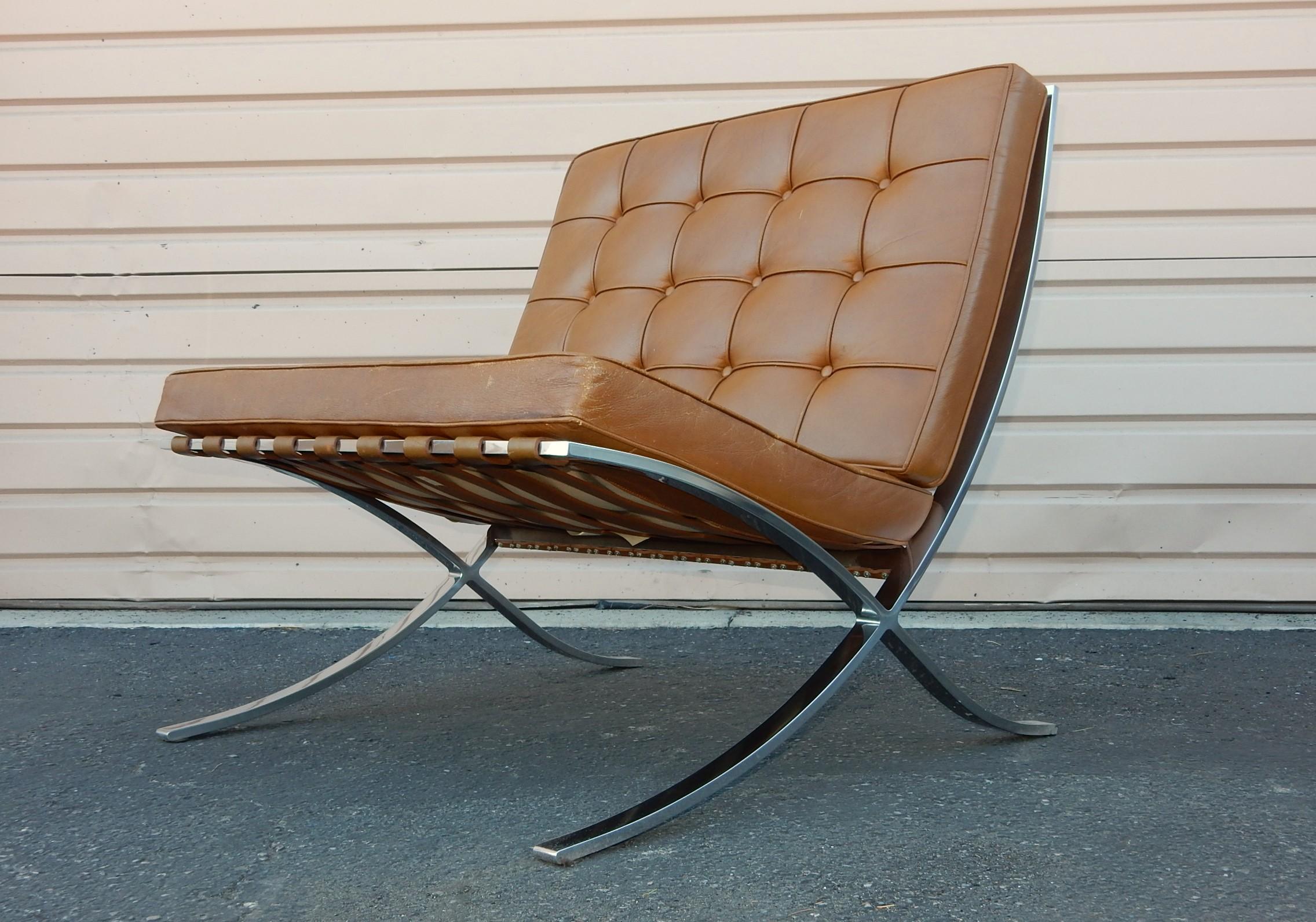 Authentic Original 1960's Knoll Barcelona Lounge Chairs in Cognac Leather 4