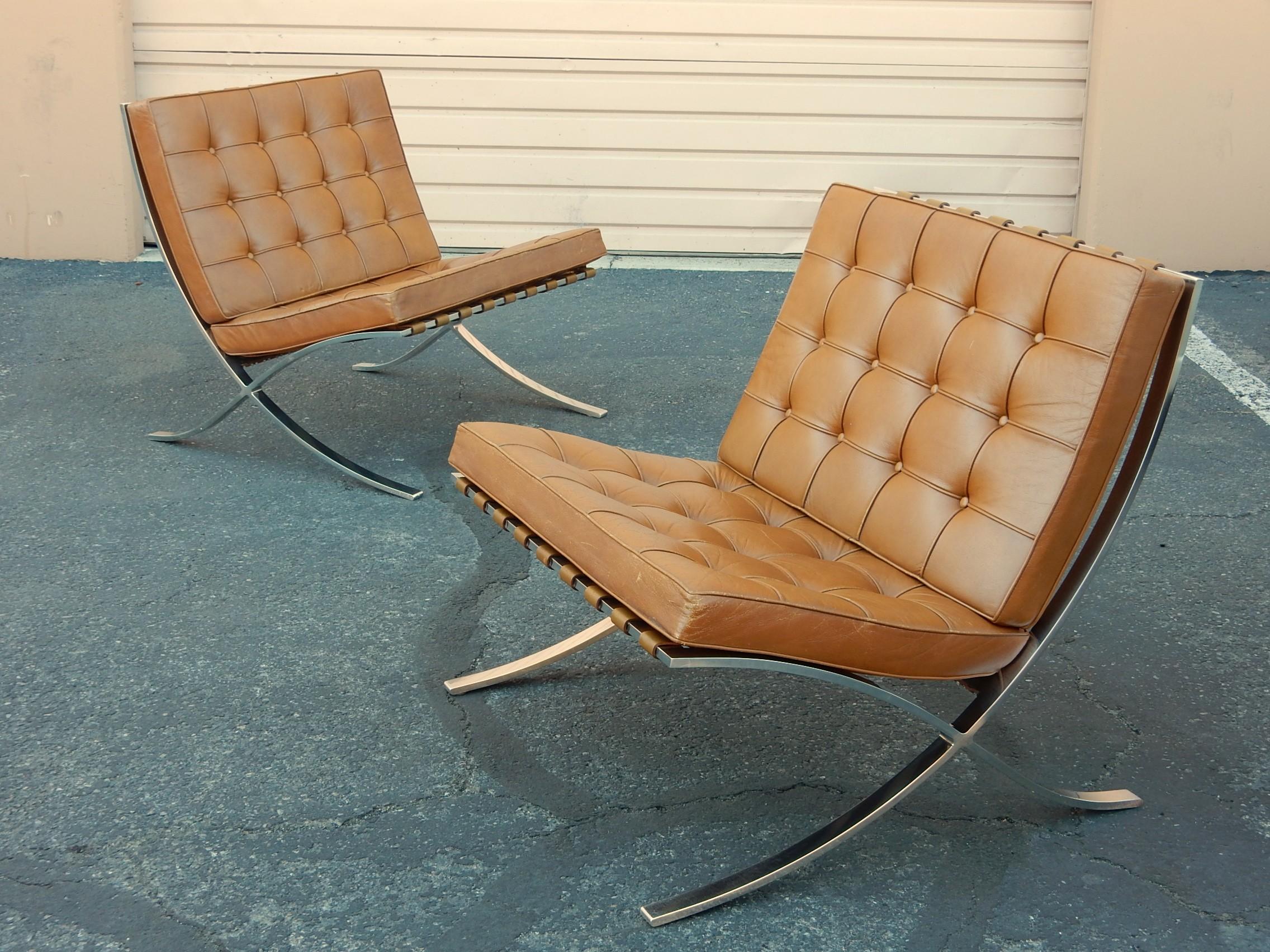 Authentic Original 1960's Knoll Barcelona Lounge Chairs in Cognac Leather 6