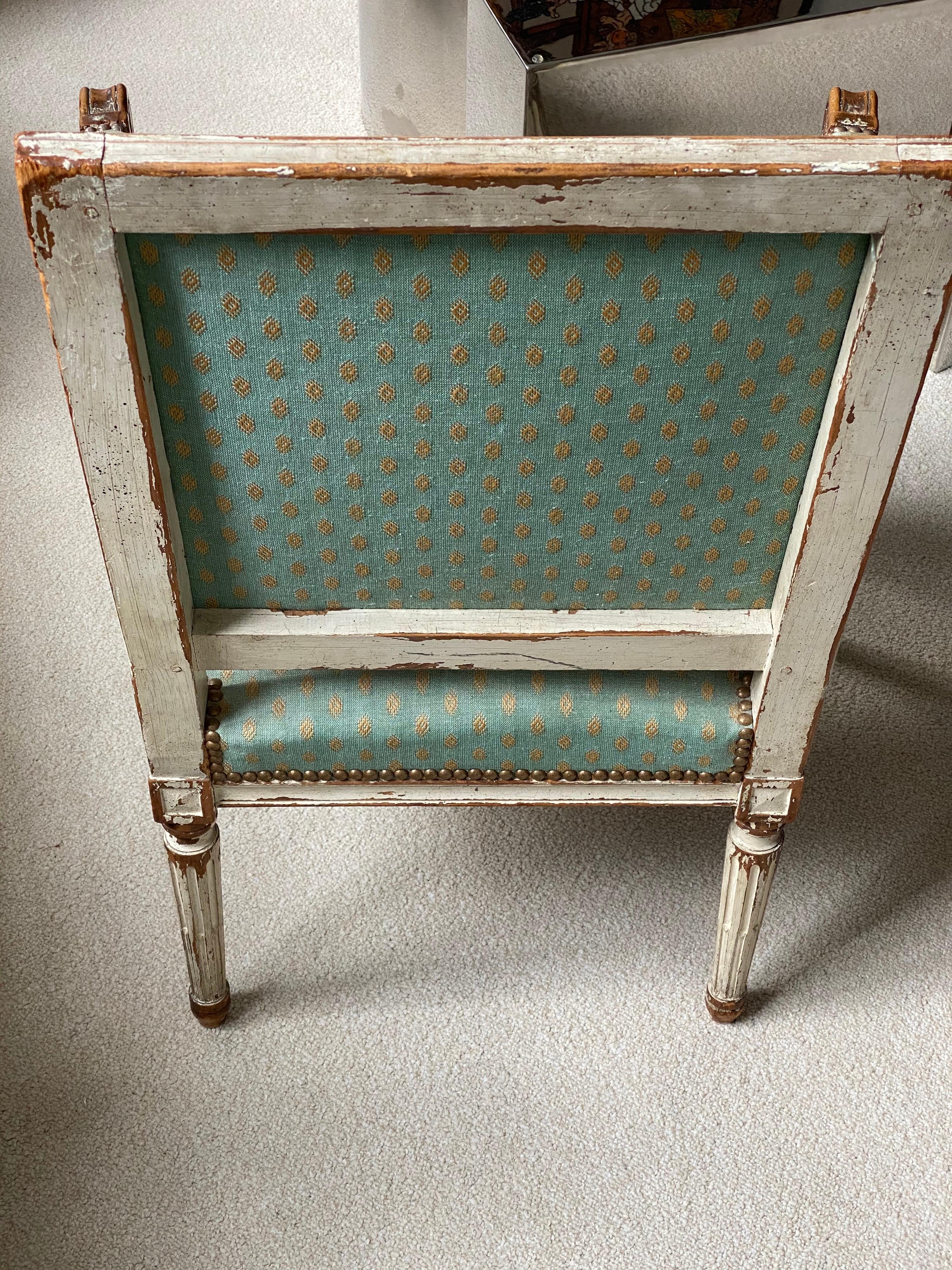 Authentique fauteuil français d'époque Louis XVI, 1775-1790 en vente 7