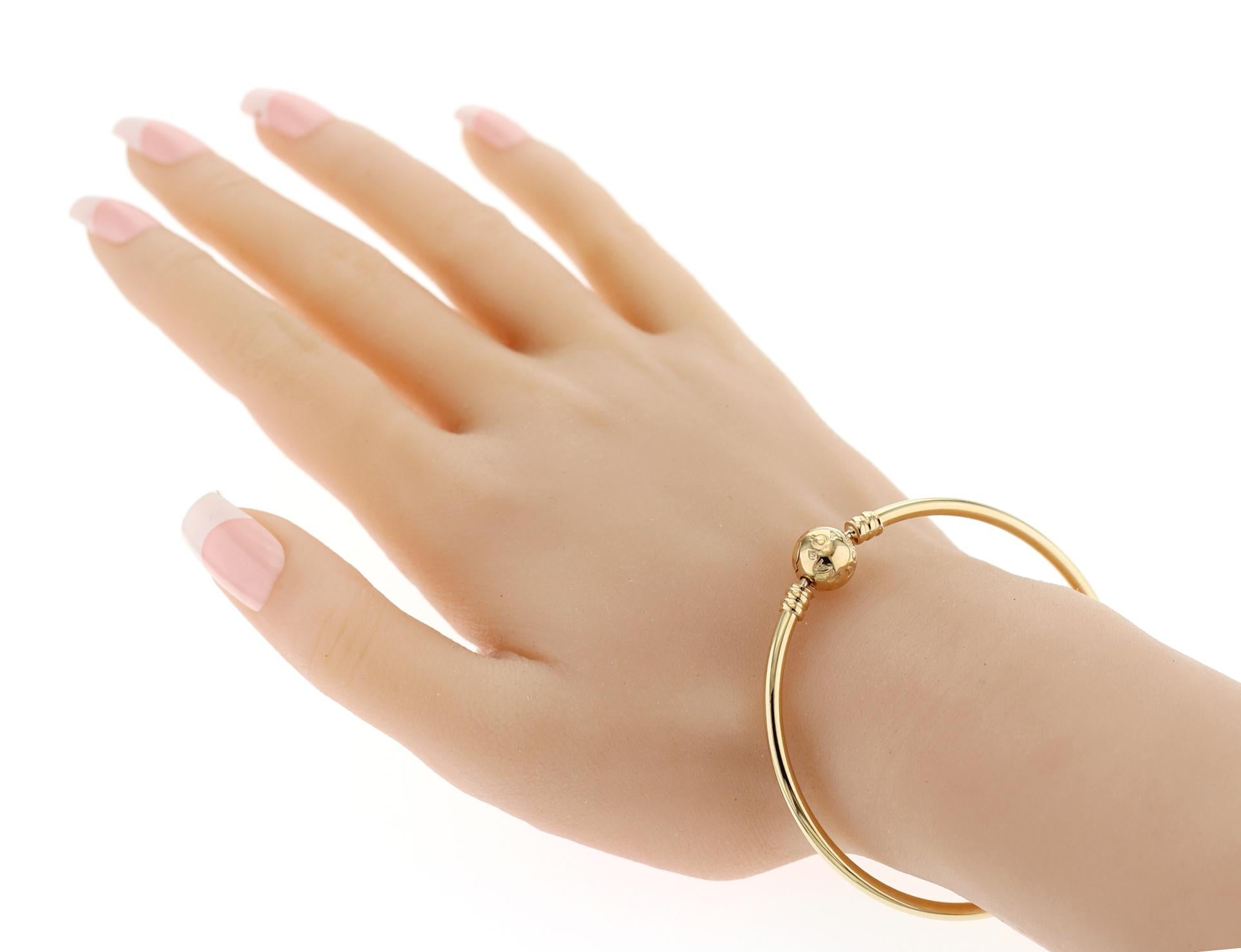 100% autentico, 100% soddisfazione del cliente
Larghezza: 2.8 mm
Dimensioni: 7 pollici 
Metallo: Oro giallo 14K
Punzoni: ALE G585
Peso totale: 9.6 grammi
Tipo di pietra: Nessuna
Condizioni: Usato
Prezzo stimato: $2350
Numero di serie: BO1