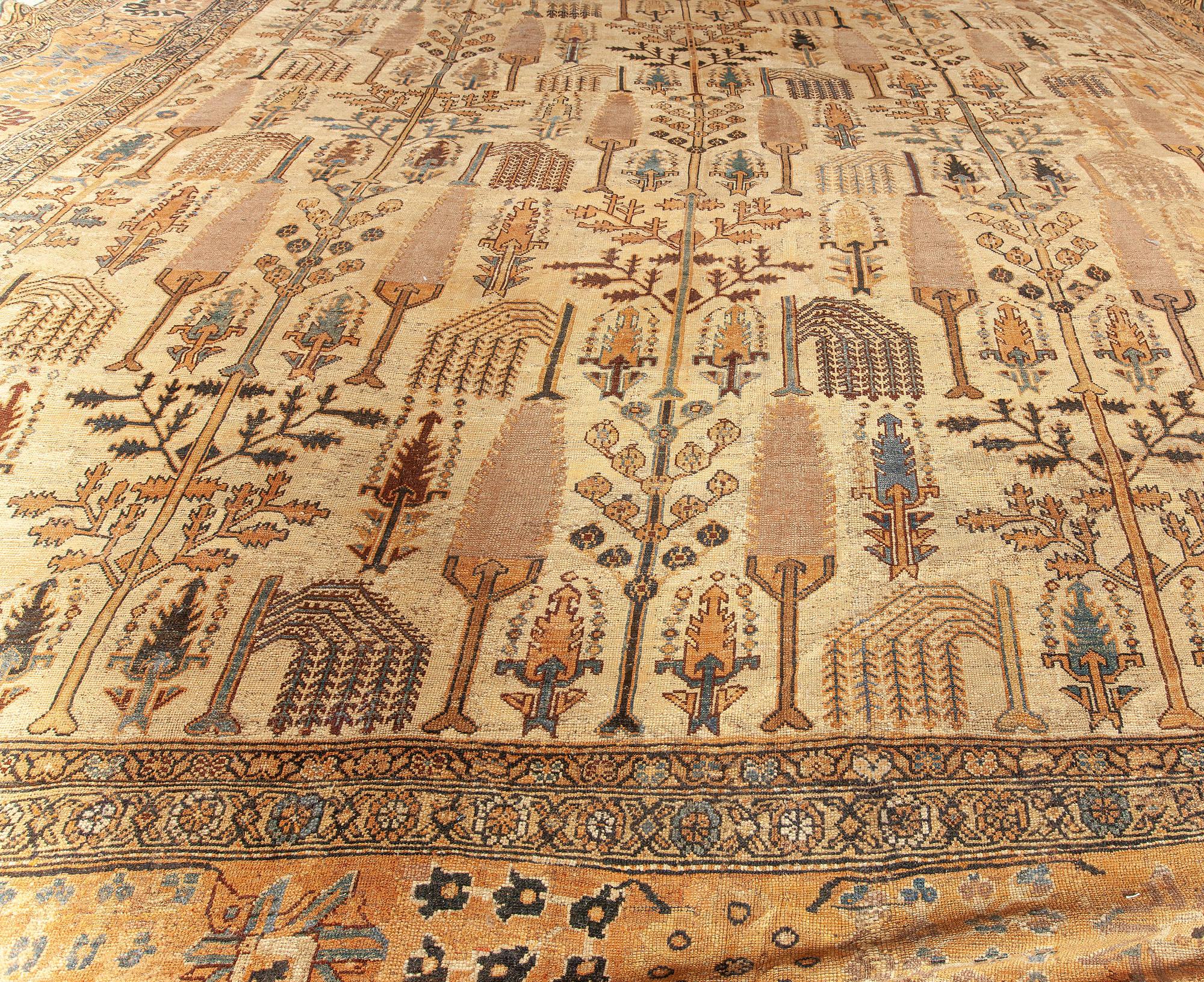 20th Century Authentic Persian Bakhtiari Handmade Wool Rug For Sale