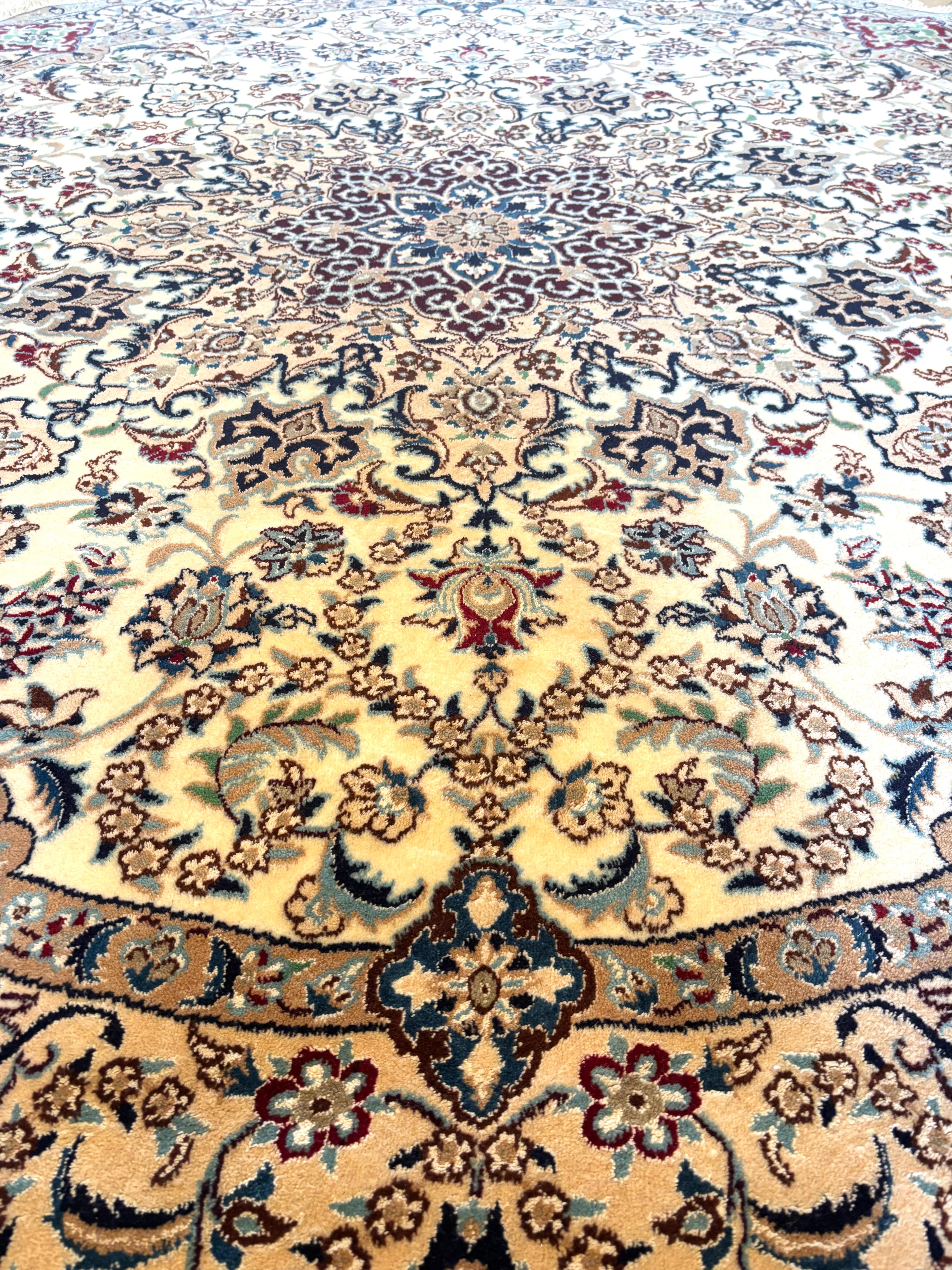 Persian Blue Nain Round Rug In New Condition For Sale In San Diego, CA
