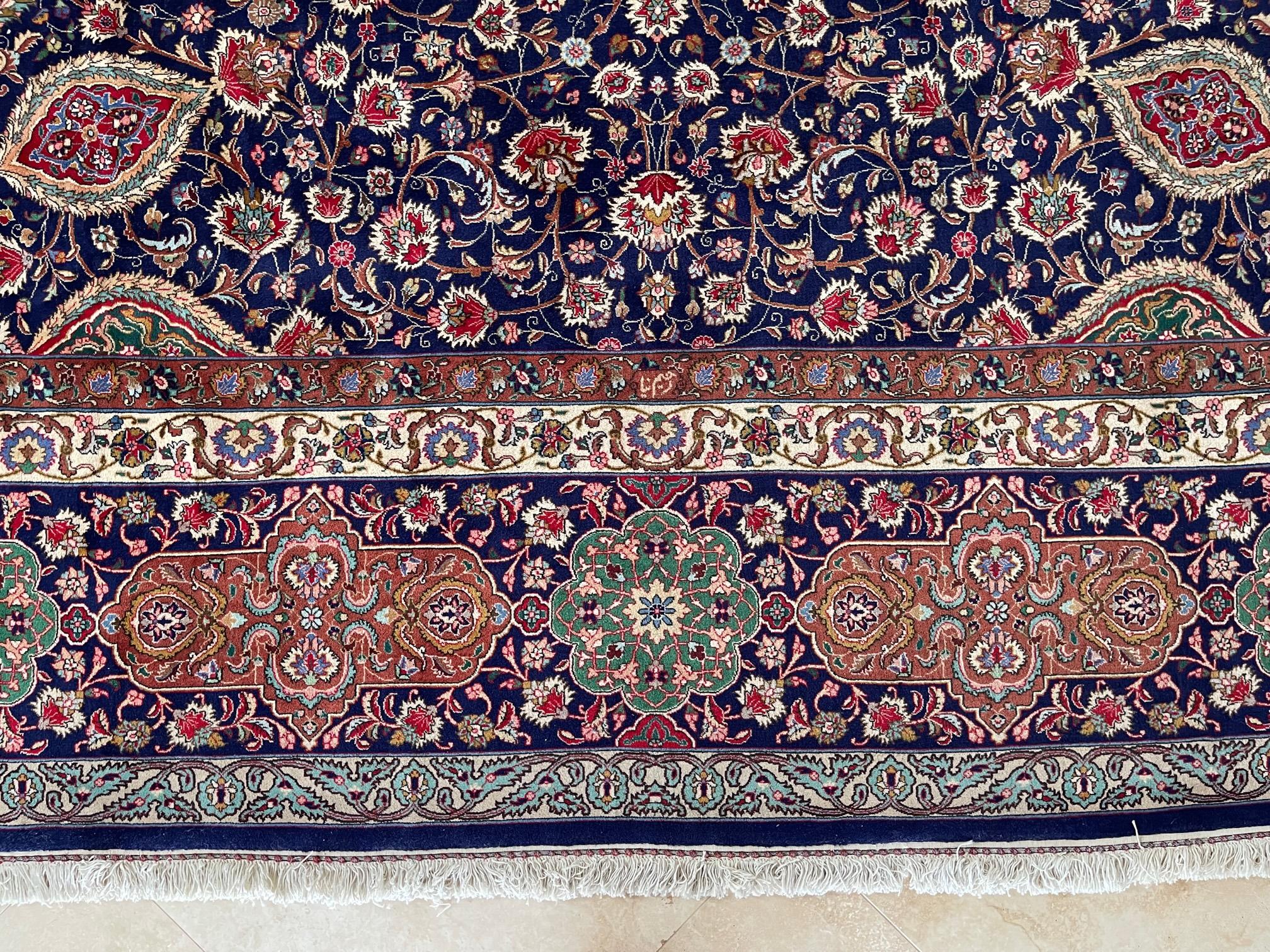 Tappeto persiano Sheikh Safi Design Tabriz in vendita 4