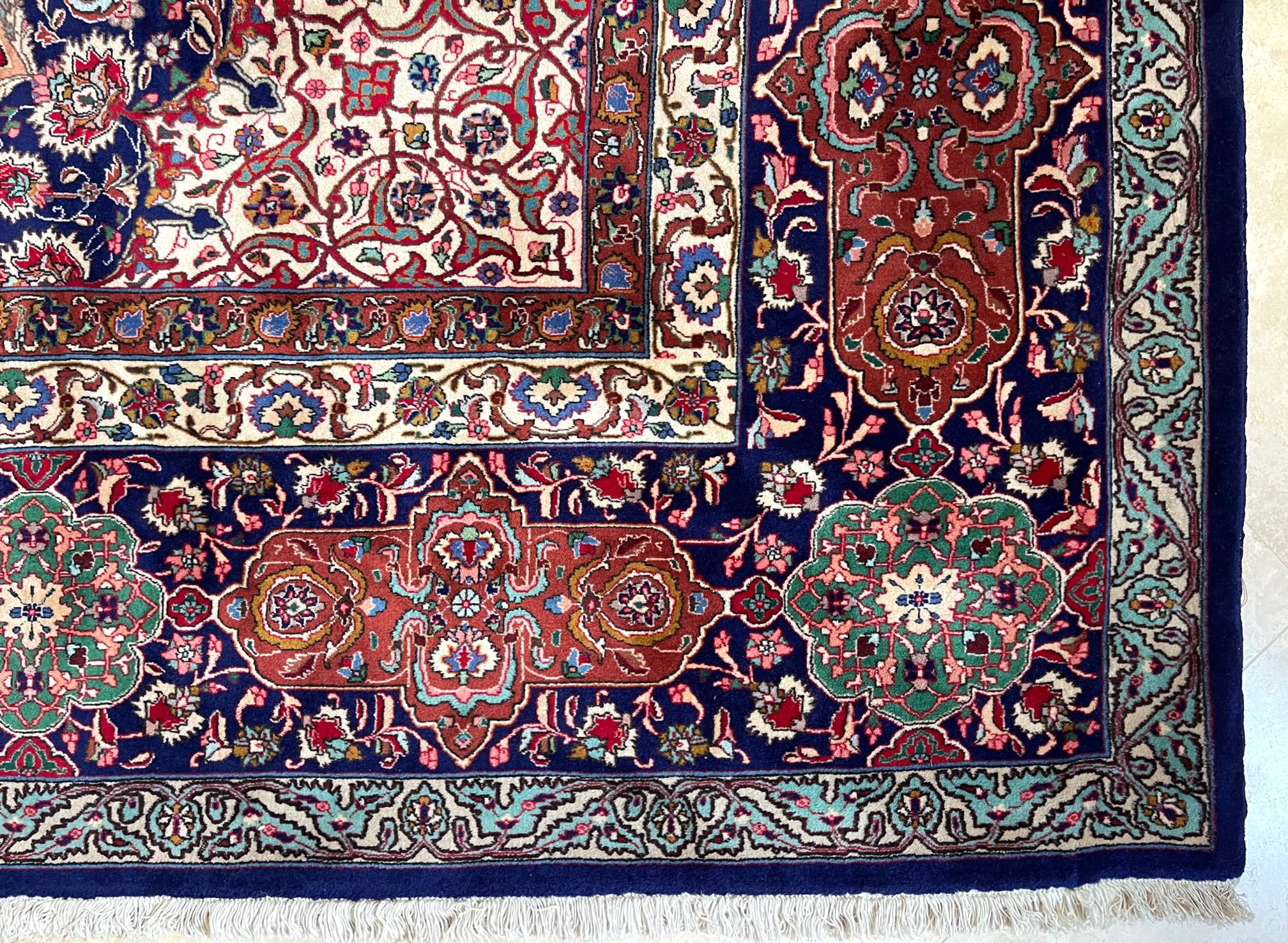 Tappeto persiano Sheikh Safi Design Tabriz in vendita 1