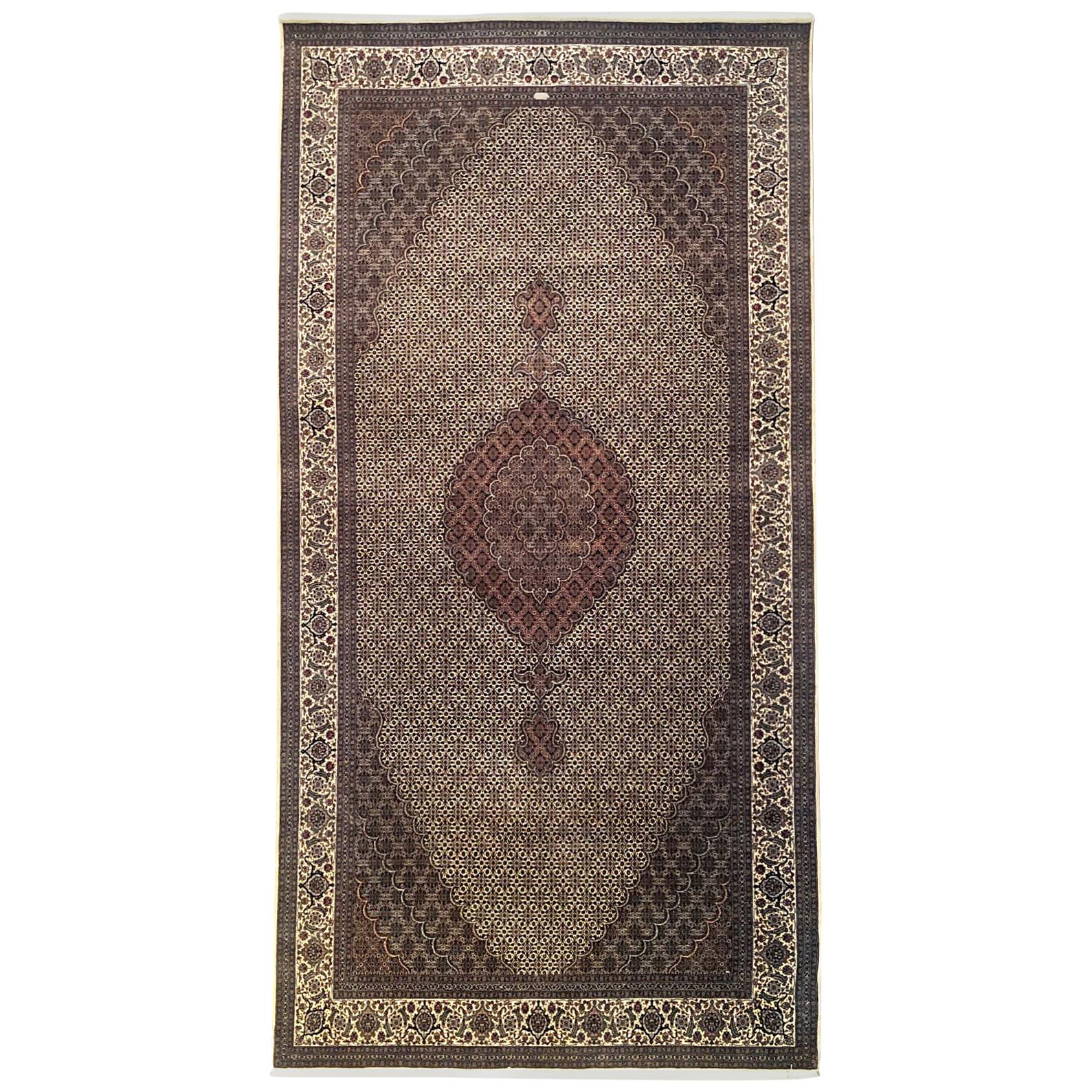 Authentic Persian Hand Knotted Medallion Cream Fish Design 'Mahi' Tabriz Rug