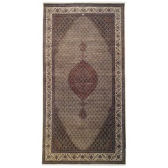 Authentischer persischer handgeknüpfter Medaillon-Teppich 'Mahi' aus Täbris mit cremefarbenem Fischmuster