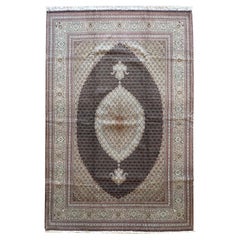 Authentique tapis persan noué à la main en forme de médaillon avec Fish Design 'Mahi' en soie Tabriz