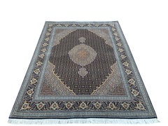 Authentic Persian Hand Knotted Medallion Fish Design 'Mahi' Tabriz Rug