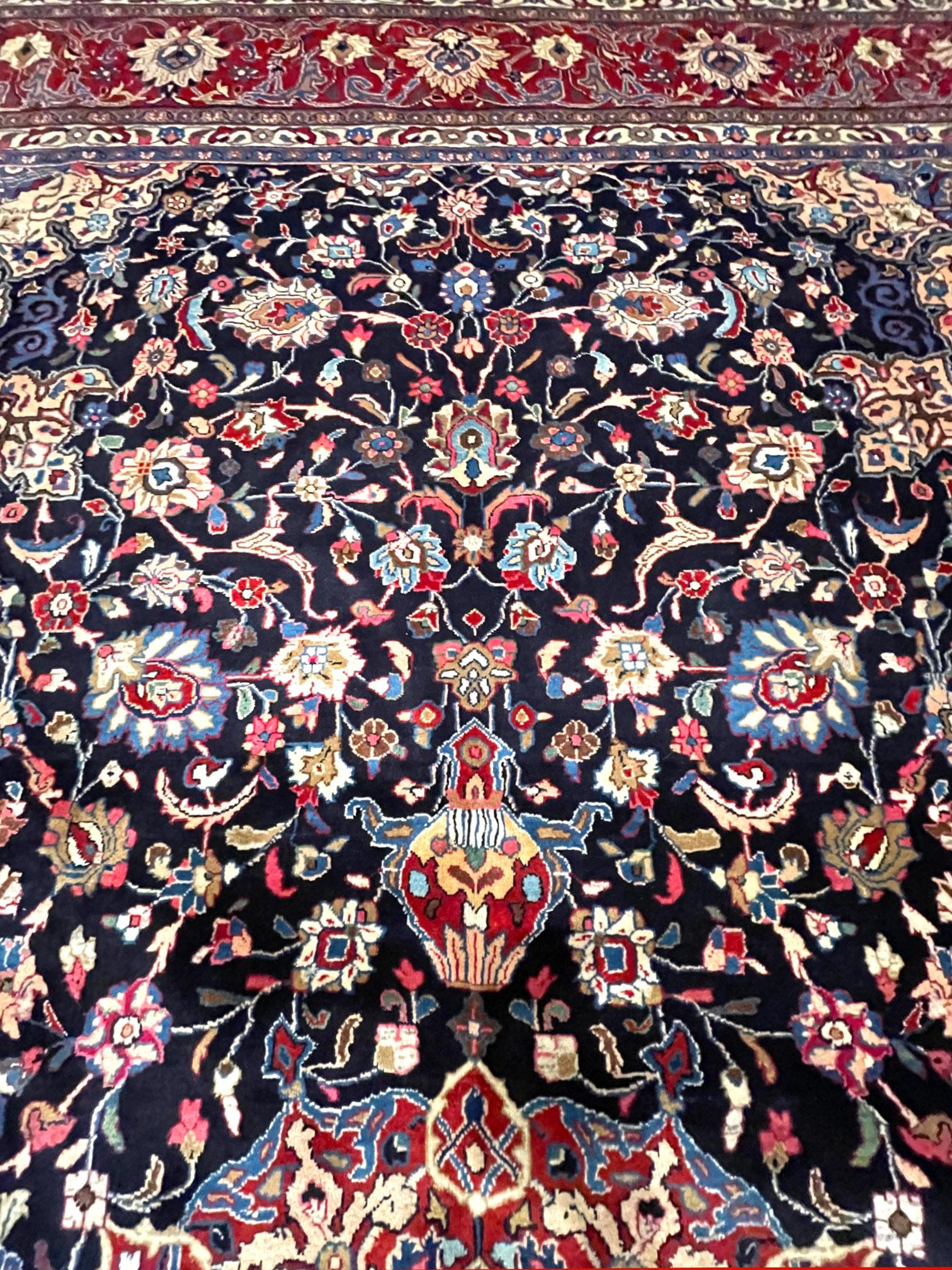 Authentischer persischer handgeknüpfter Sarouk-Teppich mit Medaillon-Blumenmuster in Rot und Blau, um 1970 im Angebot 5