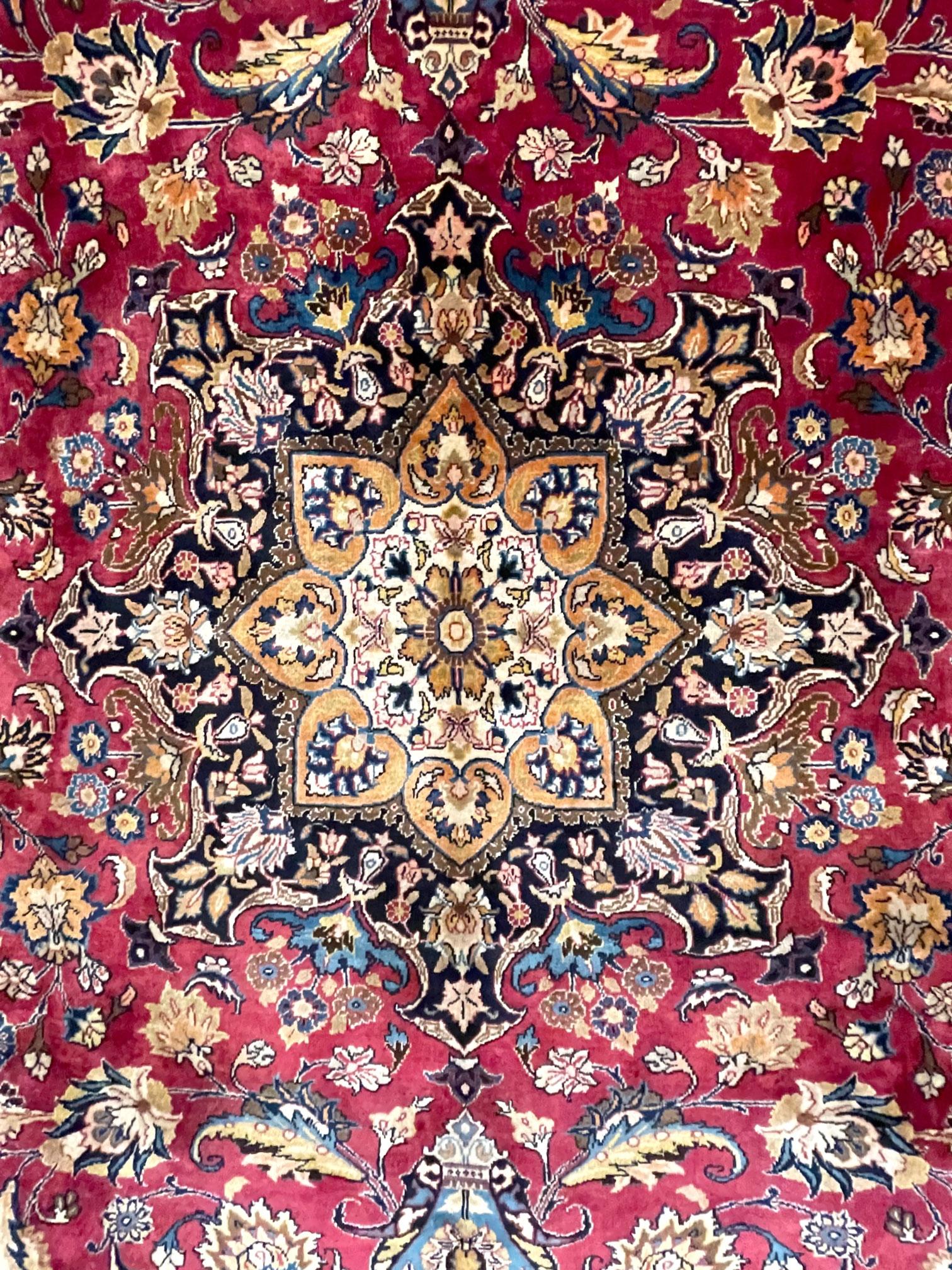 Persischer Mashad-Teppich (Handgeknüpft) im Angebot