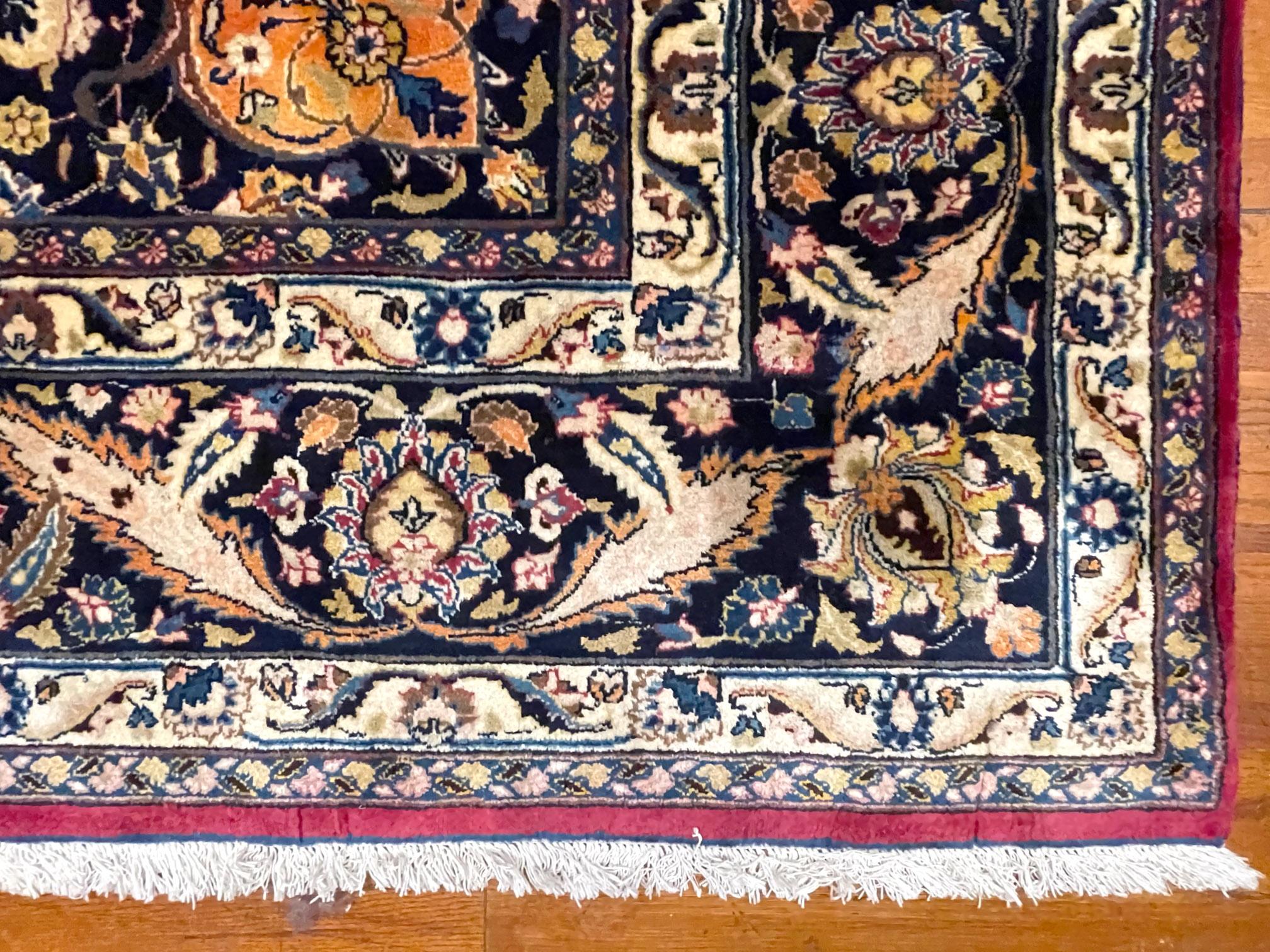 Authentischer persischer handgeknüpfter Medaillon-Teppich in geblümtem Mashad-Muster, um 1960 (Wolle) im Angebot