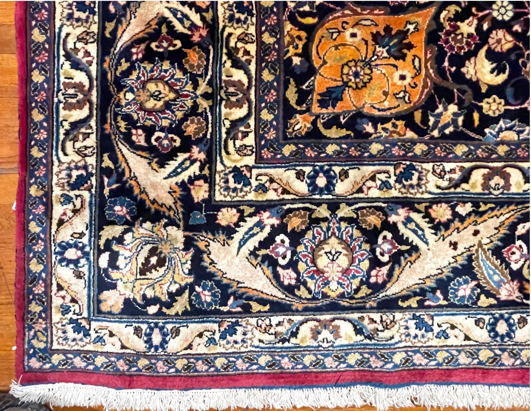 Authentischer persischer handgeknüpfter Medaillon-Teppich in geblümtem Mashad-Muster, um 1960 im Angebot 1