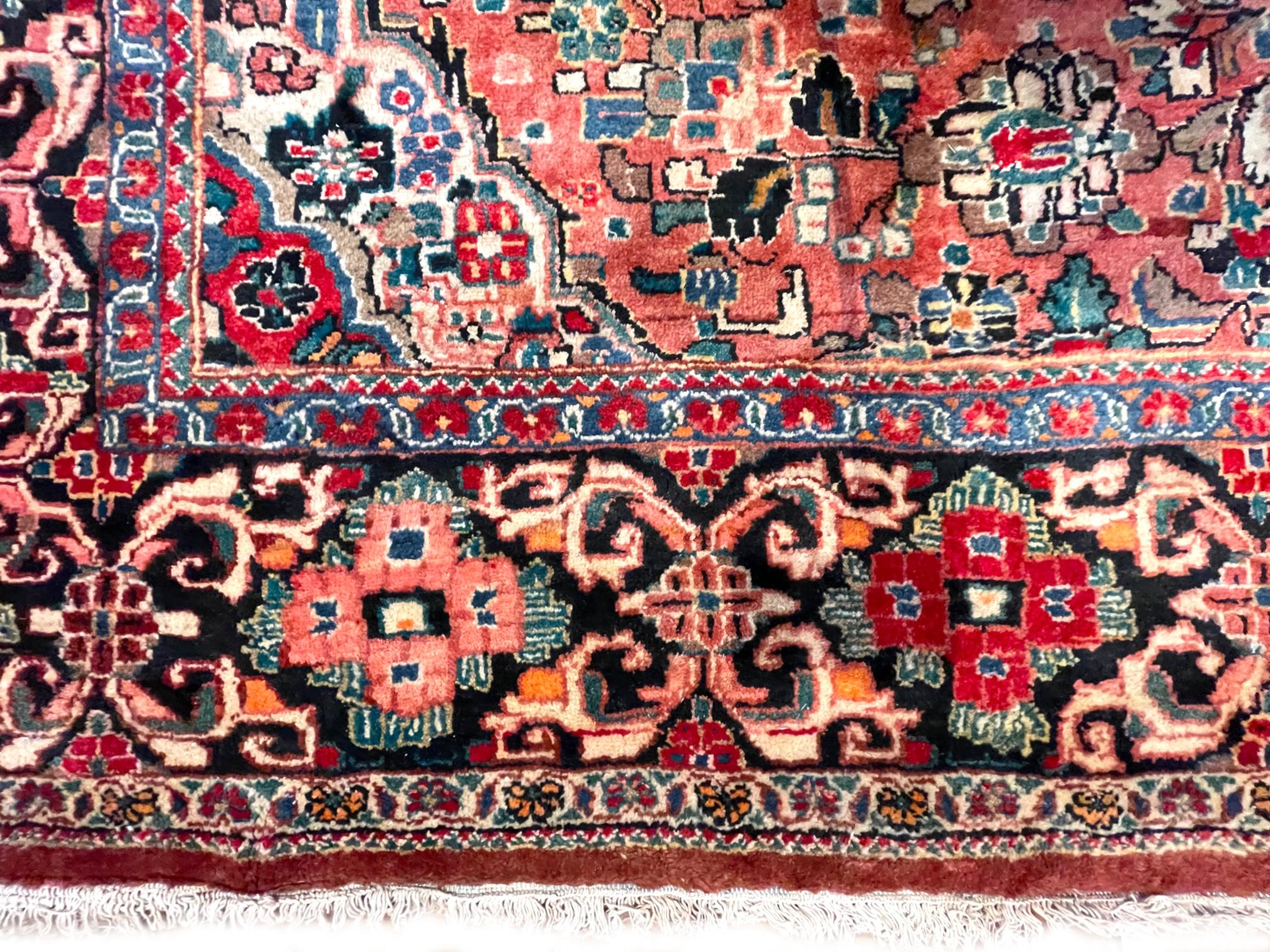 Authentique tapis persan Sarouk Mahal rouge à fleurs noué à la main, vers 1960 en vente 2