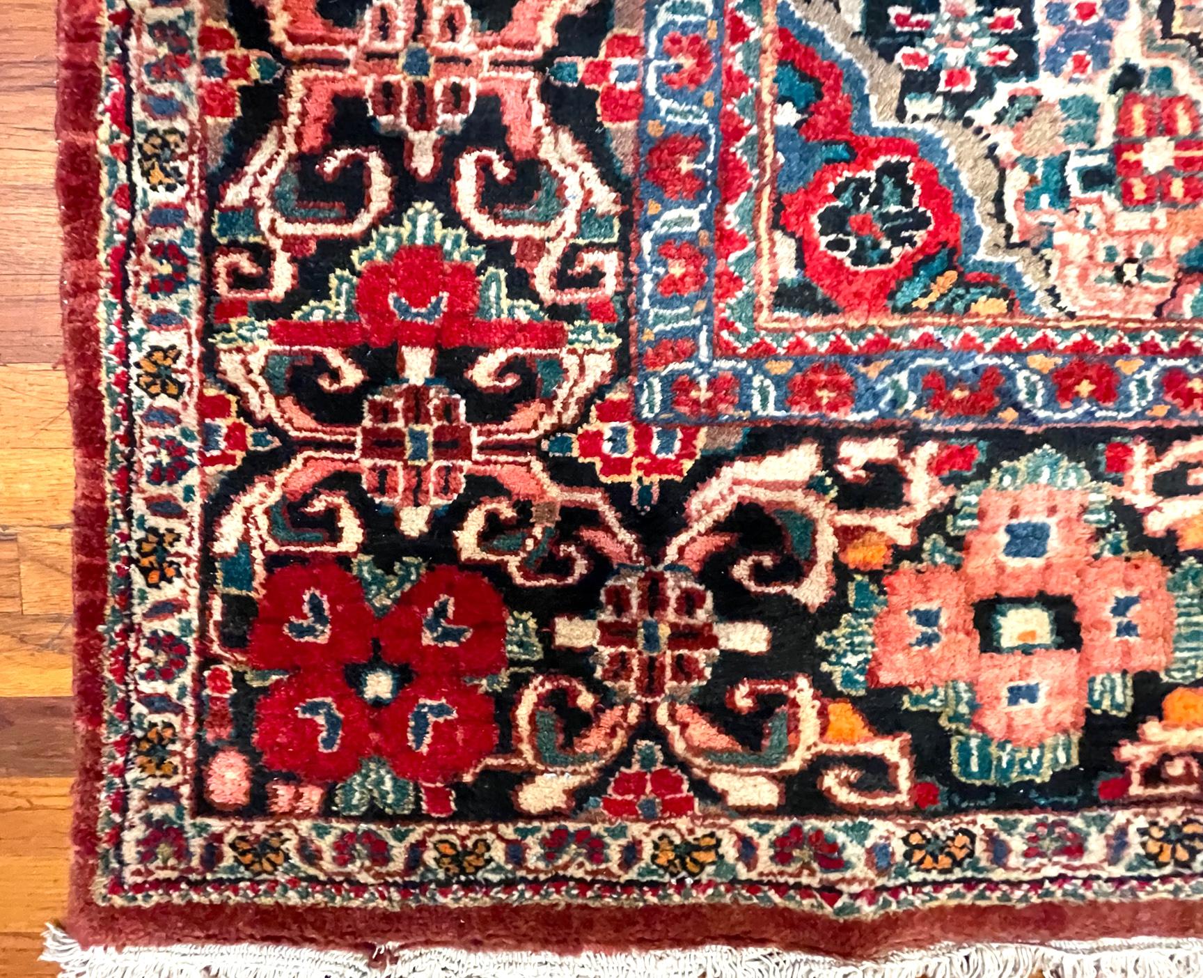 Authentique tapis persan Sarouk Mahal rouge à fleurs noué à la main, vers 1960 en vente 3