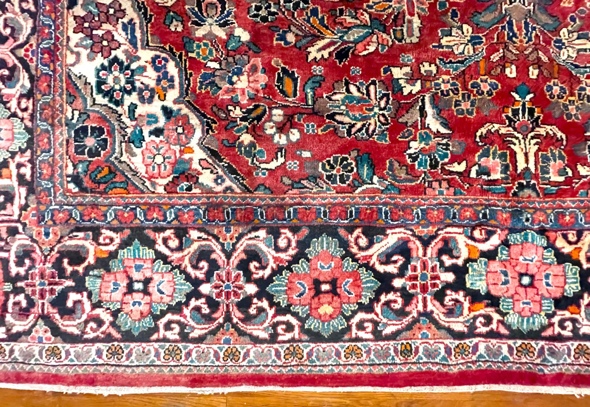 Authentischer persischer handgeknüpfter, geblümter, roter Sarouk Mahal-Teppich mit Medaillon, Sarouk Mahal, um 1960 im Angebot 7