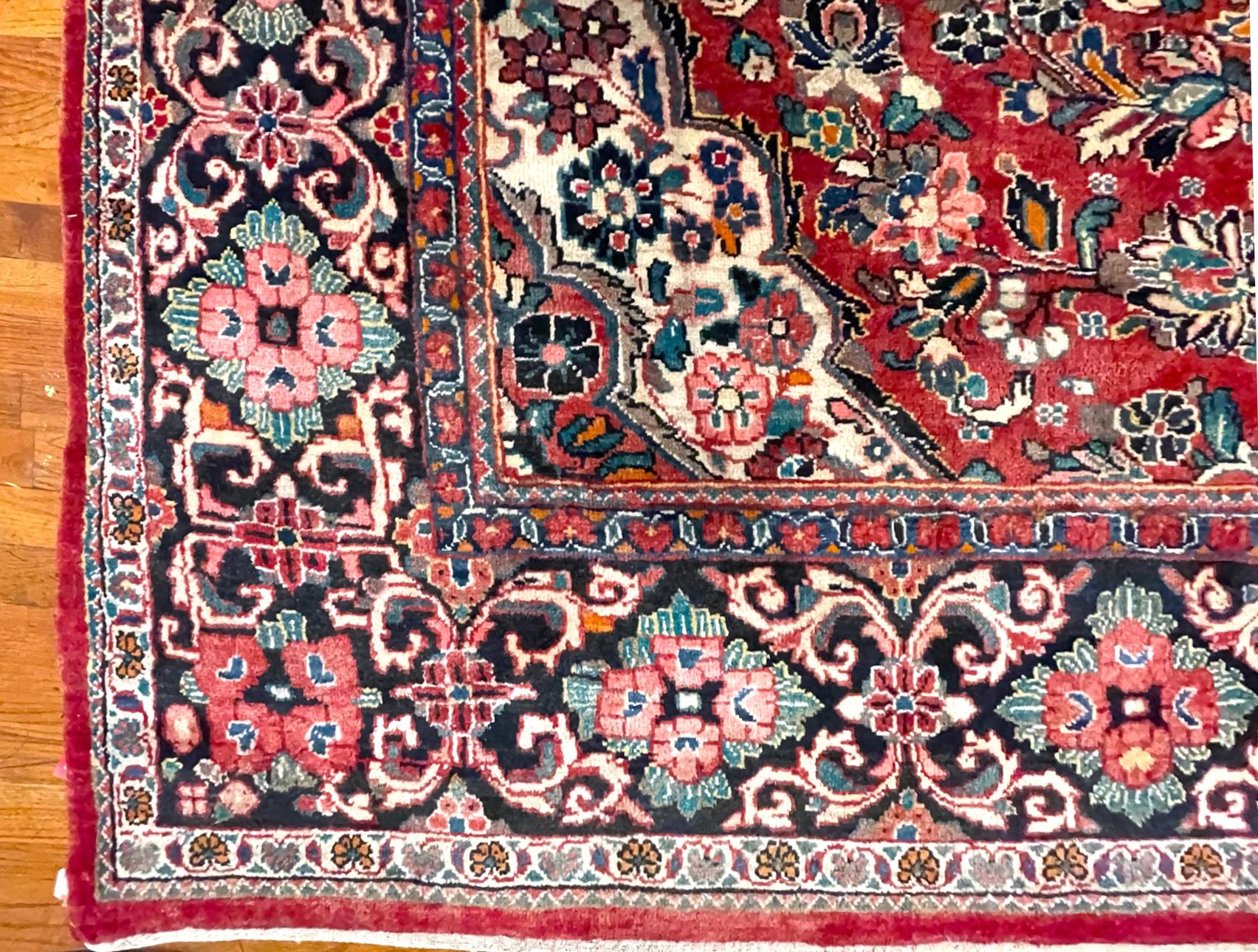 Authentique tapis persan Sarouk Mahal rouge à fleurs noué à la main, vers 1960 en vente 7