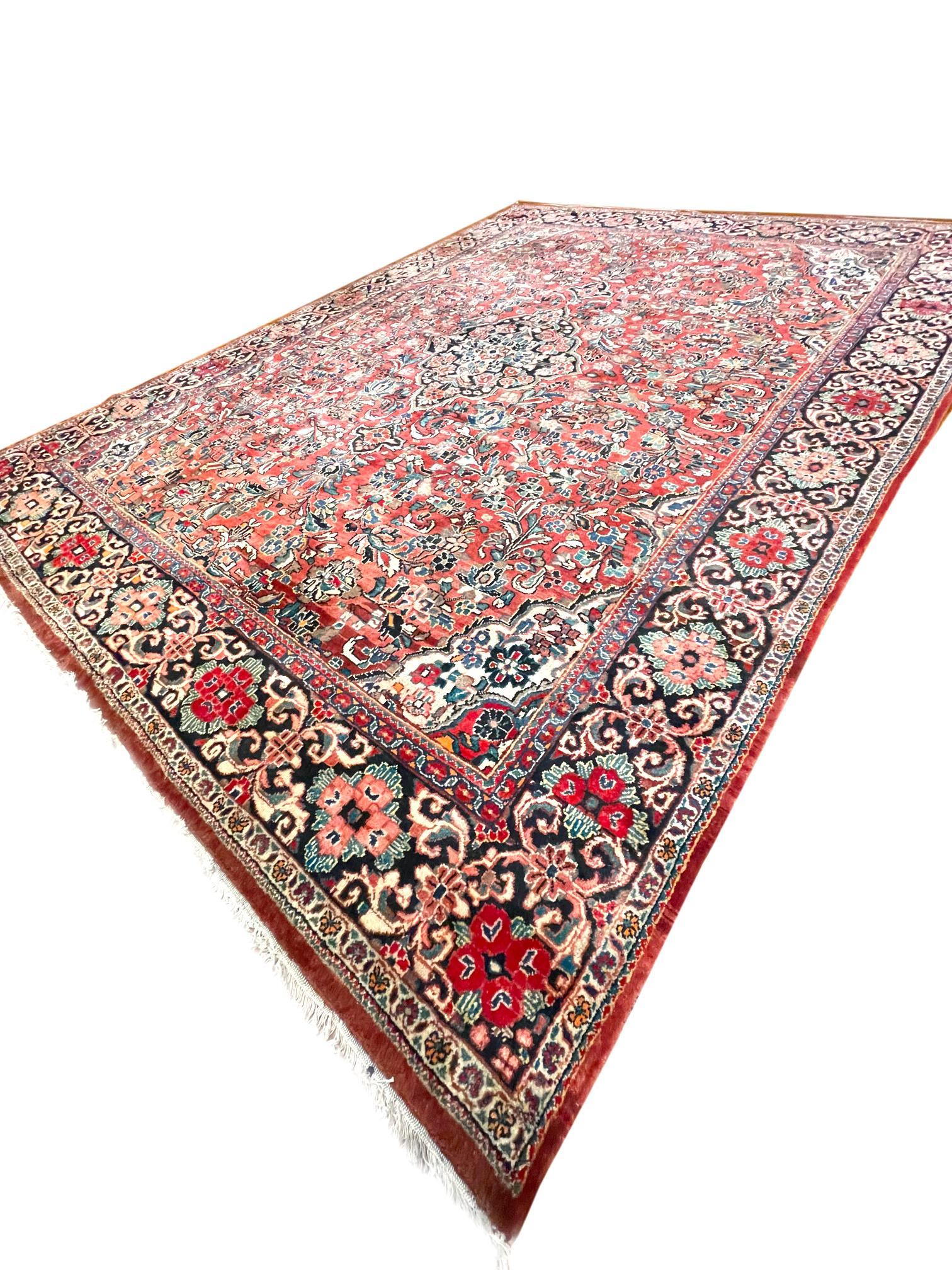 Authentique tapis persan Sarouk Mahal rouge à fleurs noué à la main, vers 1960 en vente 9