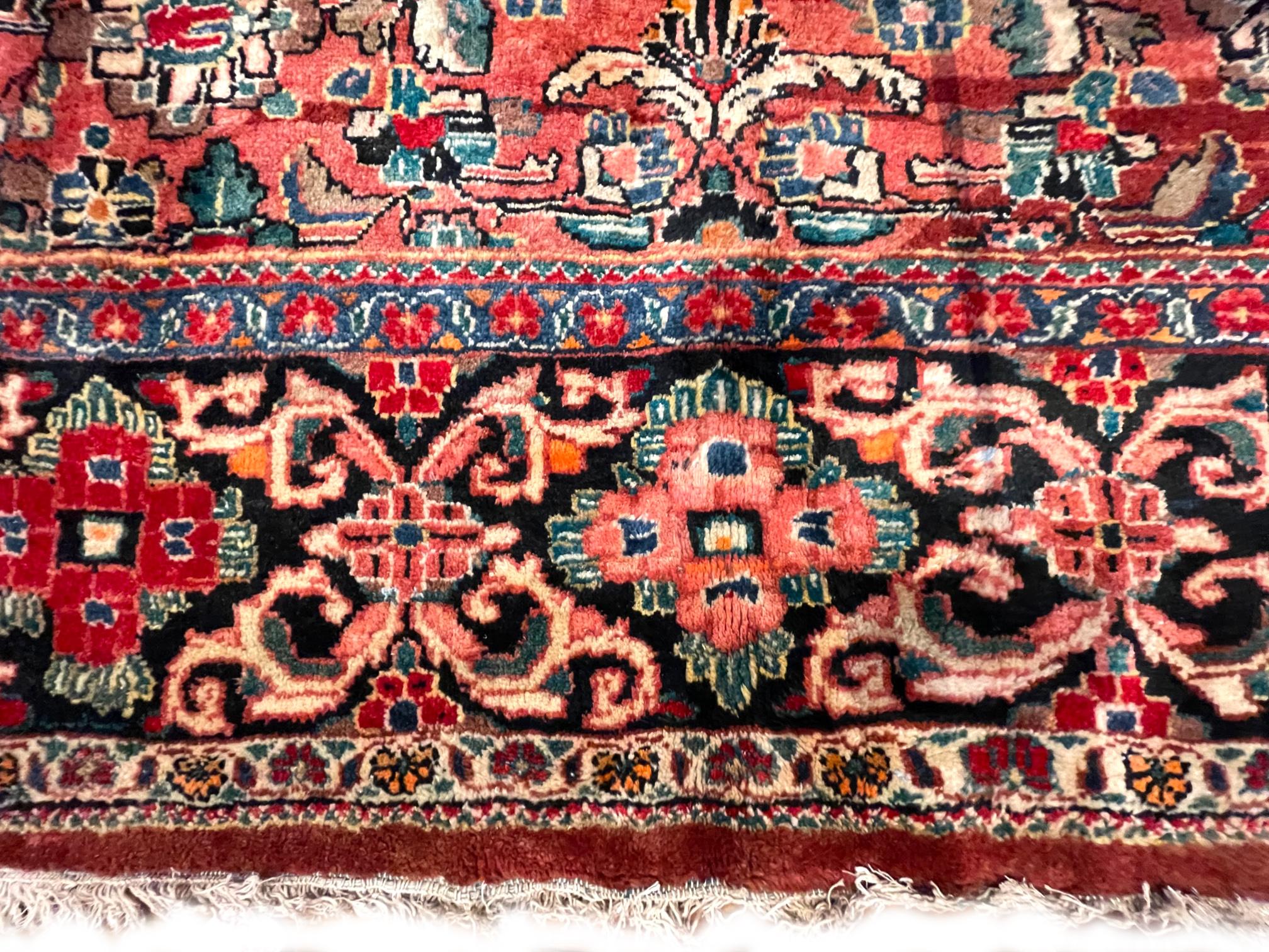 Authentischer persischer handgeknüpfter, geblümter, roter Sarouk Mahal-Teppich mit Medaillon, Sarouk Mahal, um 1960 im Angebot 2