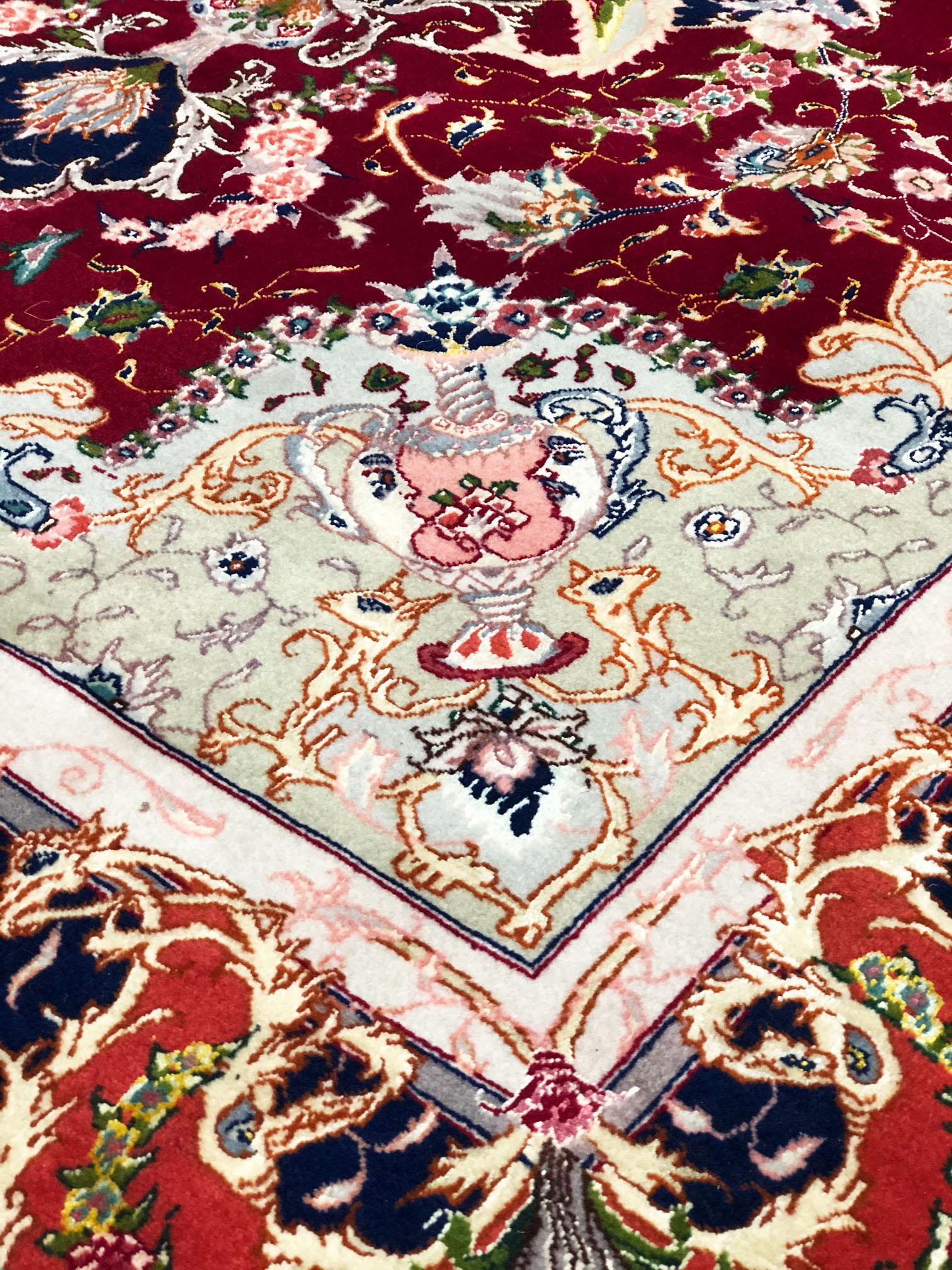 XXIe siècle et contemporain Authentique tapis persan de Tabriz rouge médaillon à fleurs noué à la main en vente