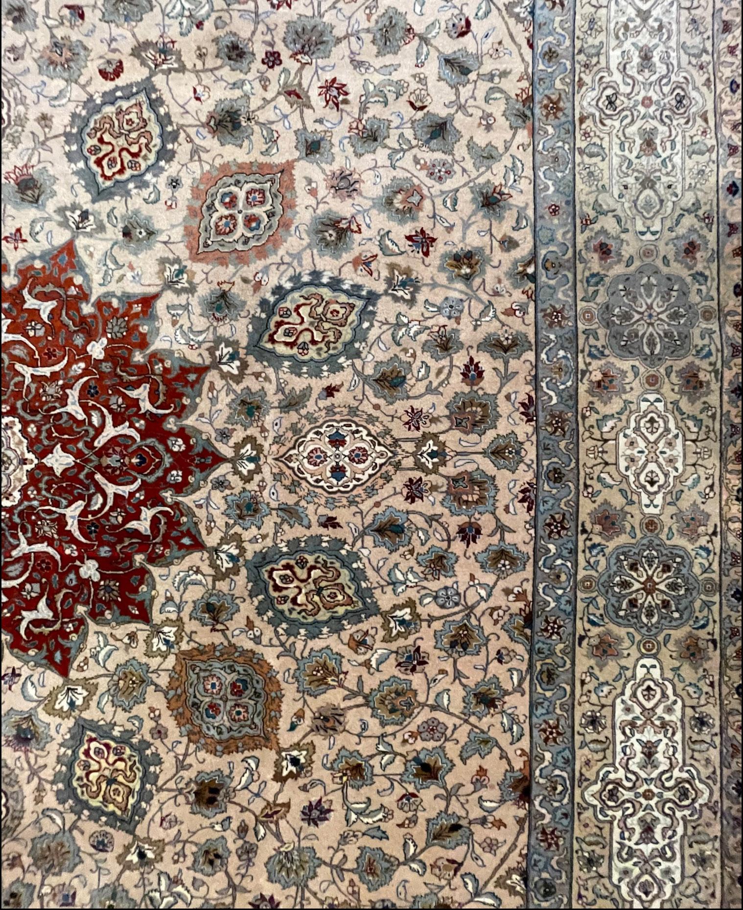 Fine XX secolo Tappeto persiano Sheikh Safi Design Tabriz in vendita