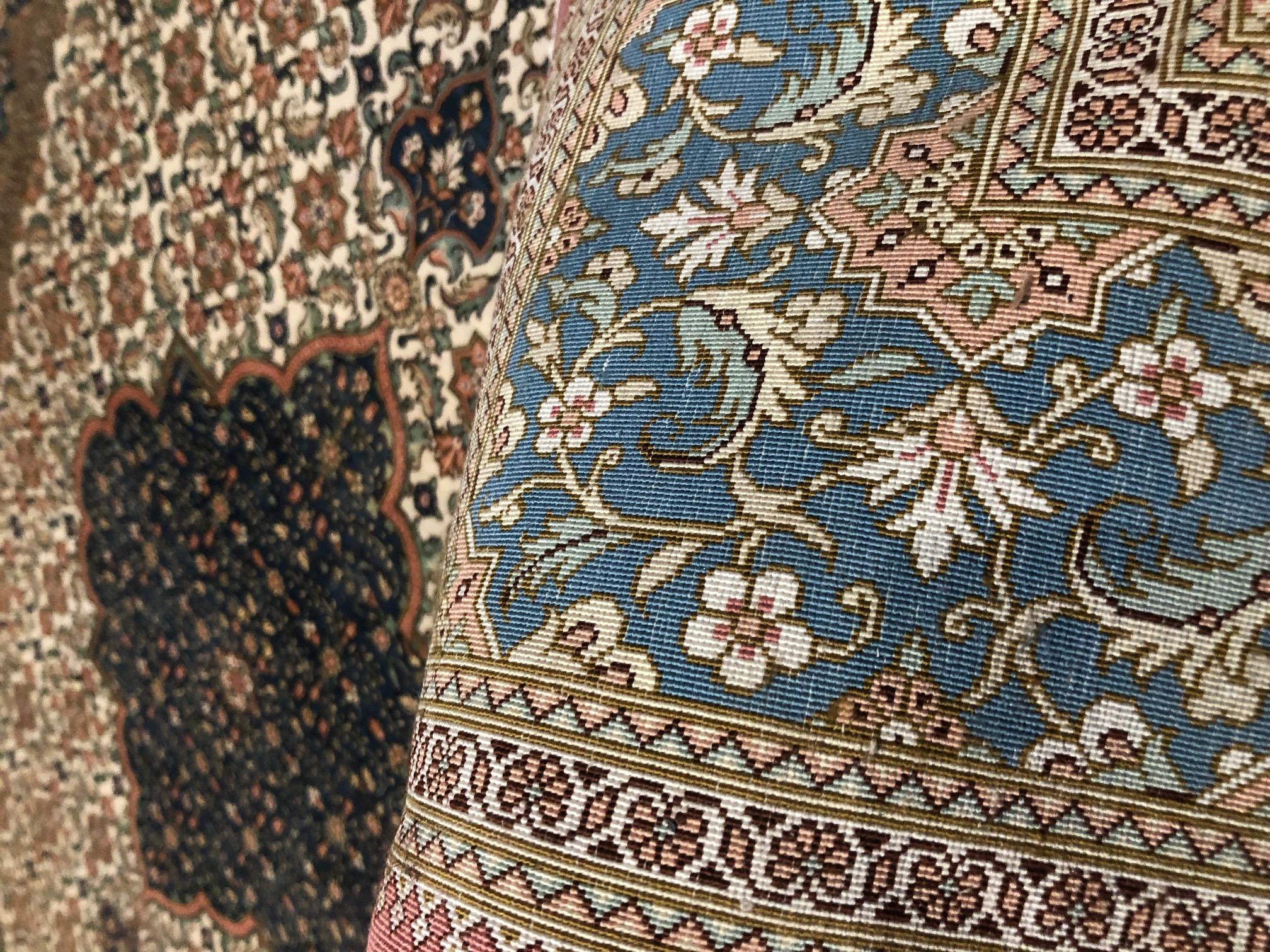 Authentique tapis persan noué à la main, médaillon floral en soie en vente 6